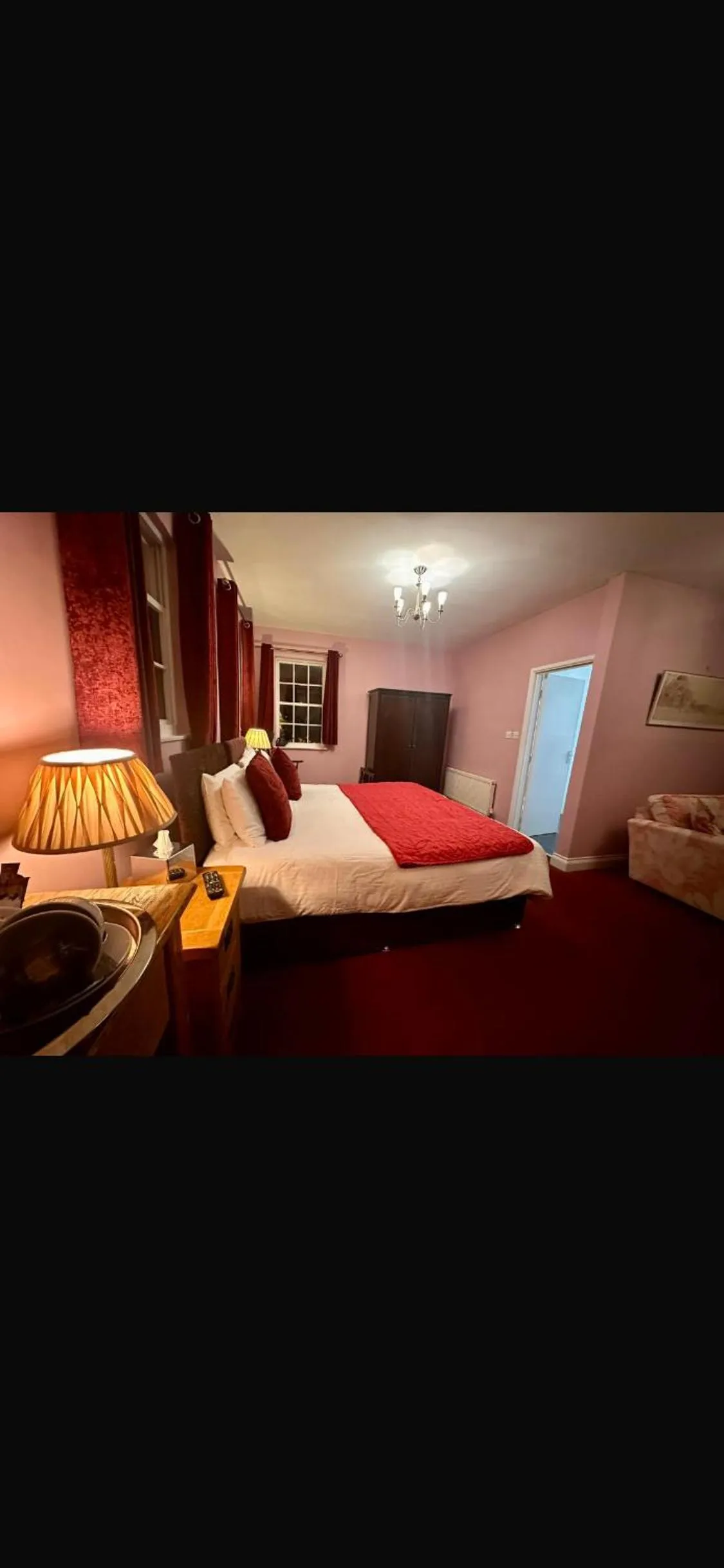 Bed in Manor Inn Galmpton