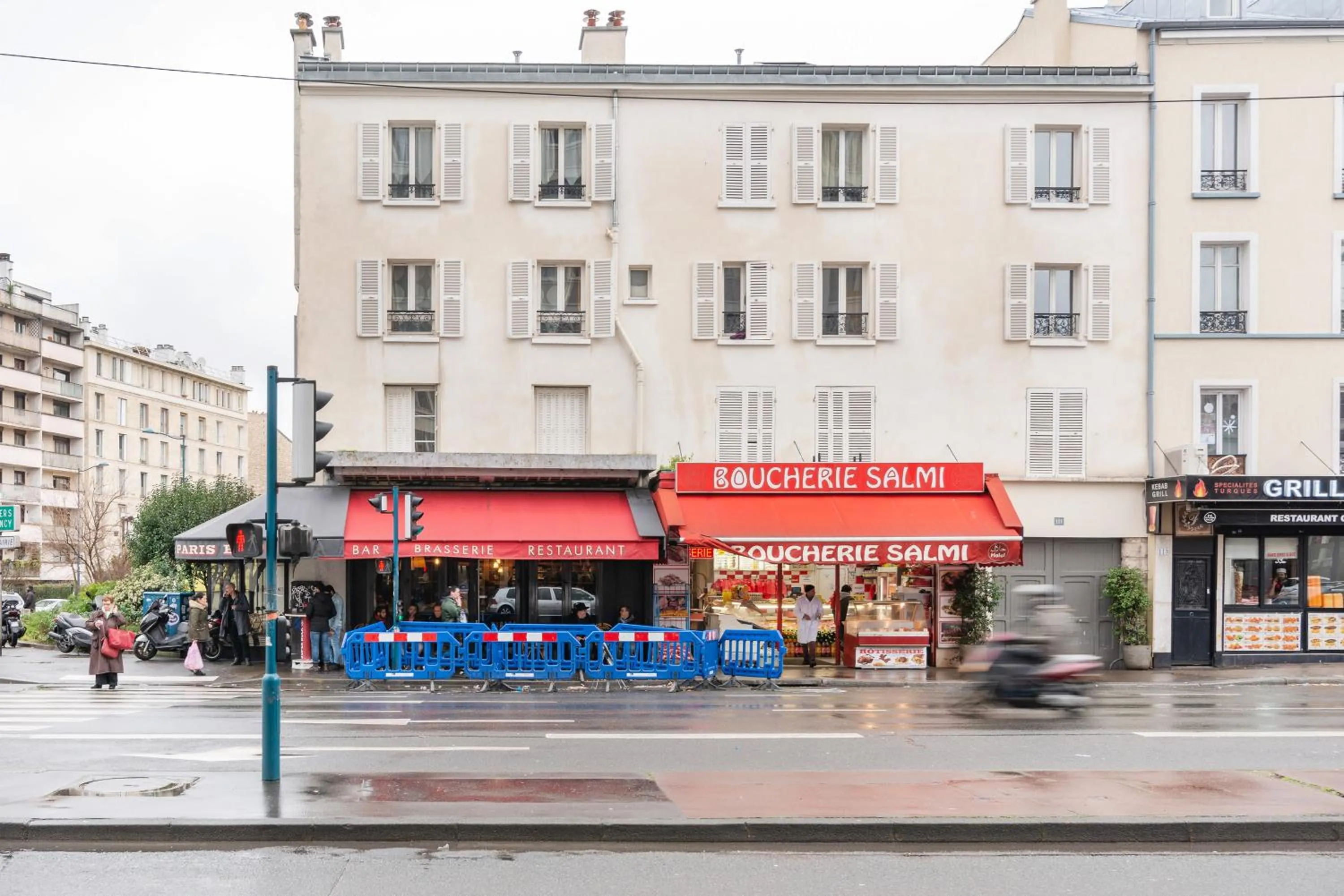 Property building in Cameleon Paris Guesthouse