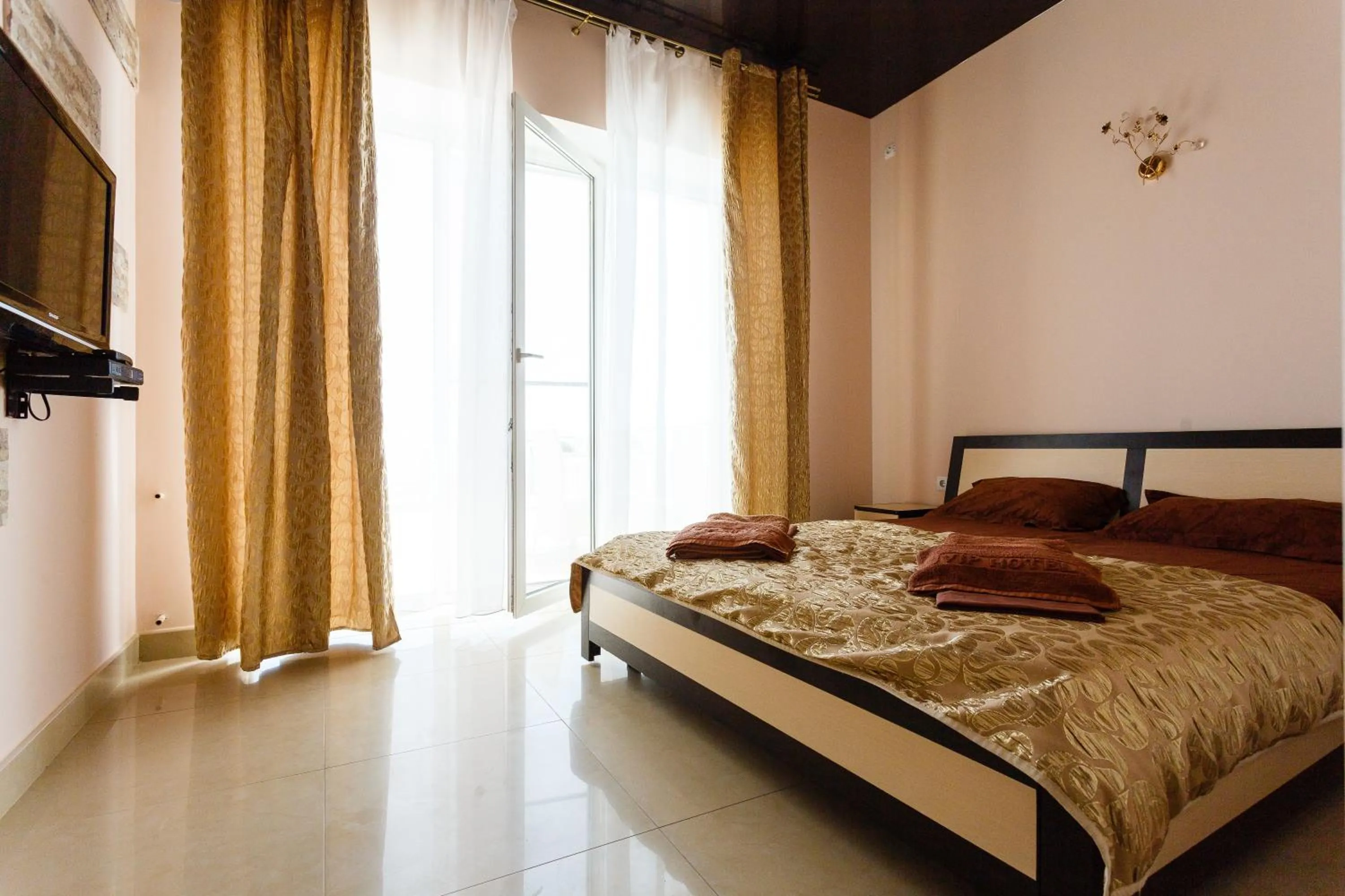 Bedroom, Bed in VIP Hotel