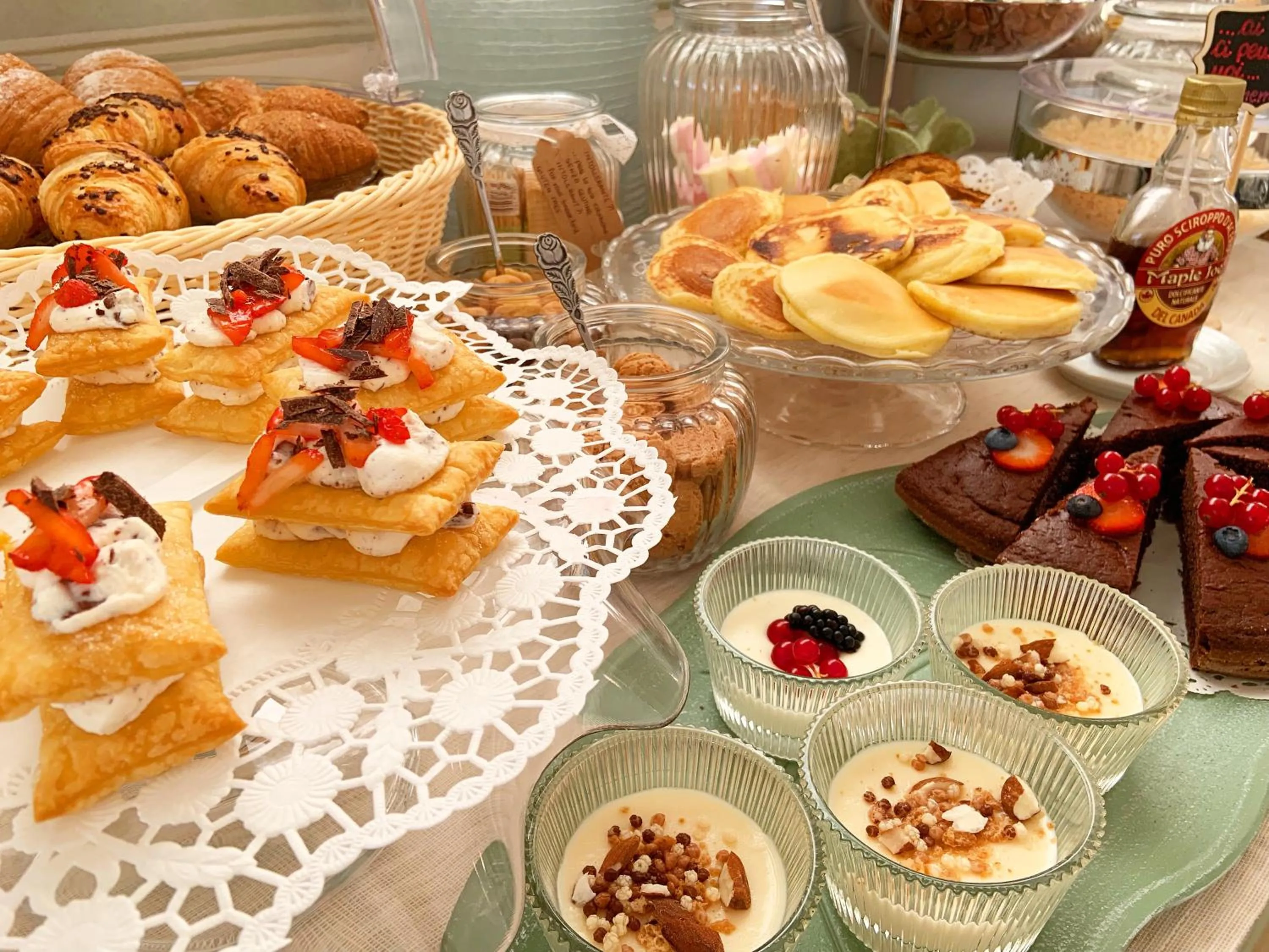 Restaurant/places to eat in Incanto di Luna Hotel