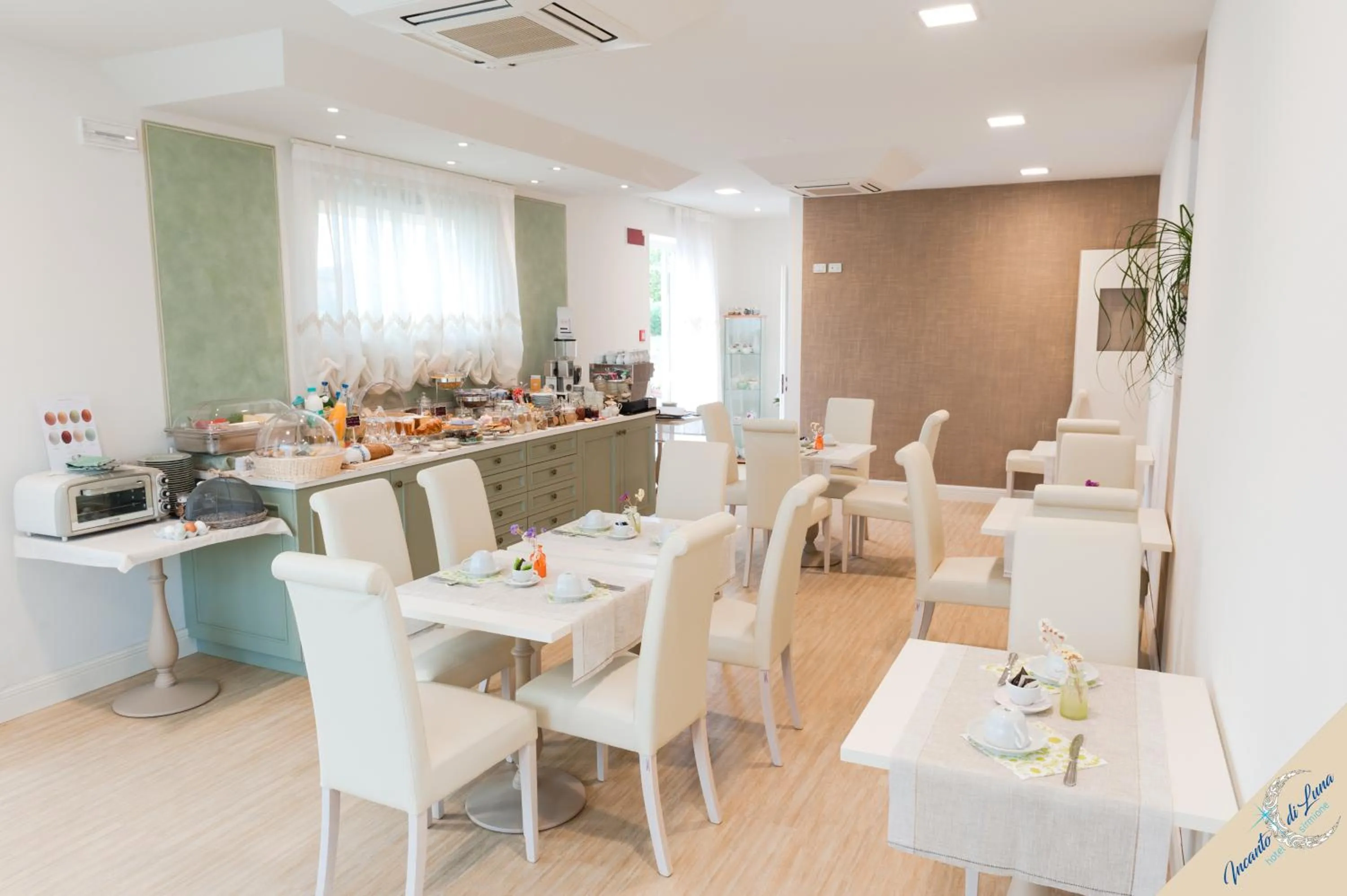 Lounge or bar in Incanto di Luna Hotel