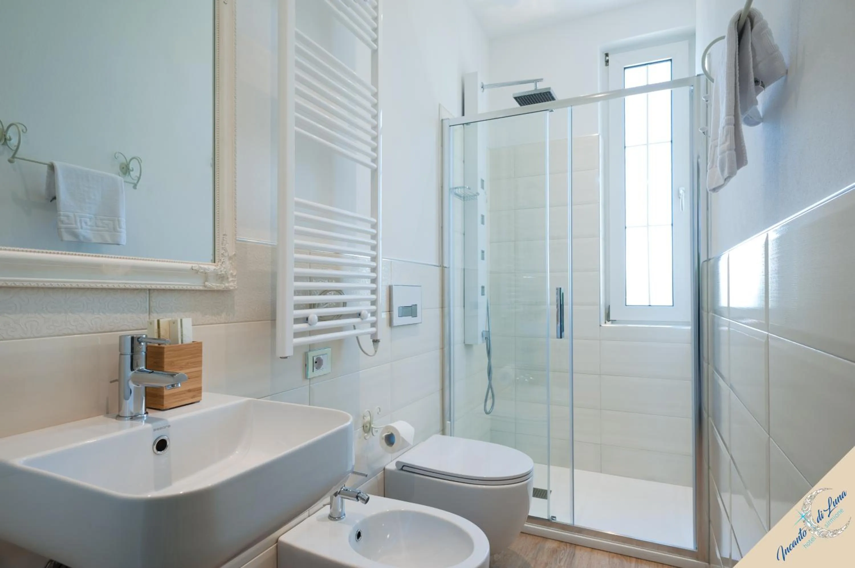 Shower in Incanto di Luna Hotel