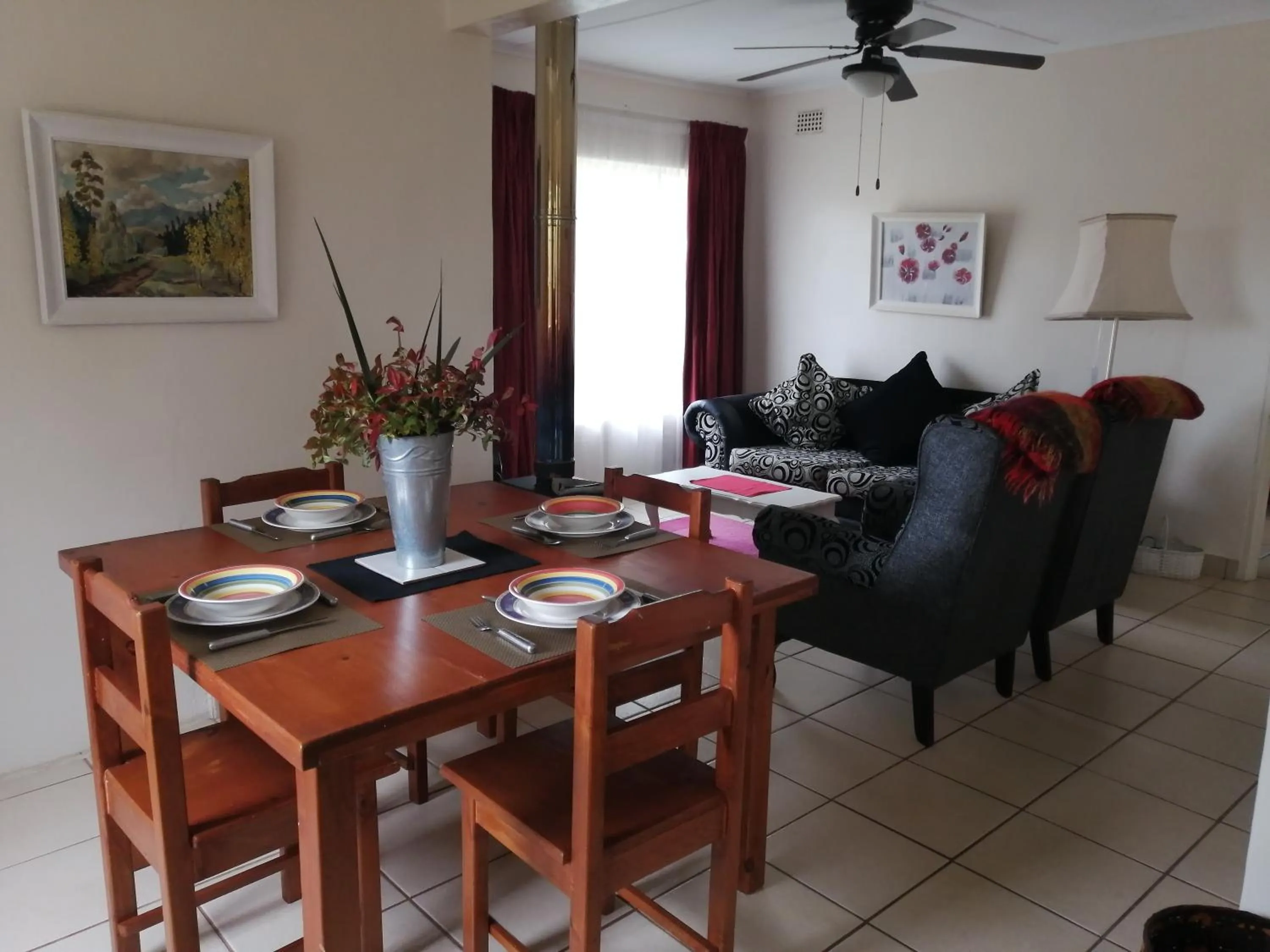 Seating area in Bell Park Self Catering