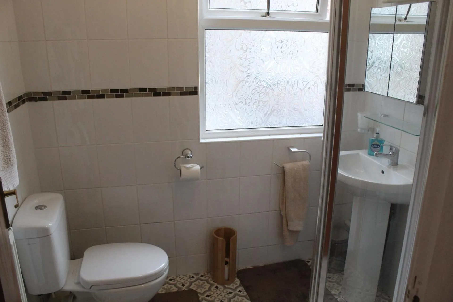 Bathroom in Oakwell Guest House