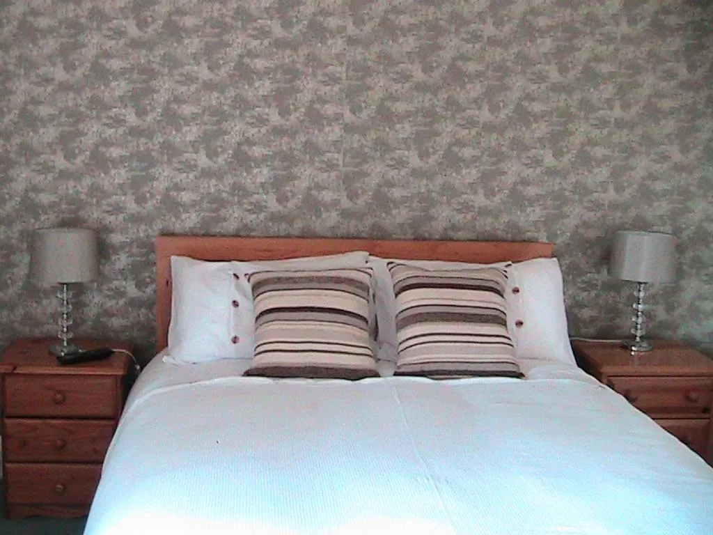 Bed in Avondale House