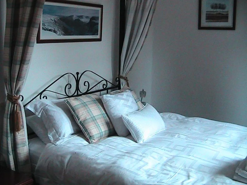 Bed in Avondale House