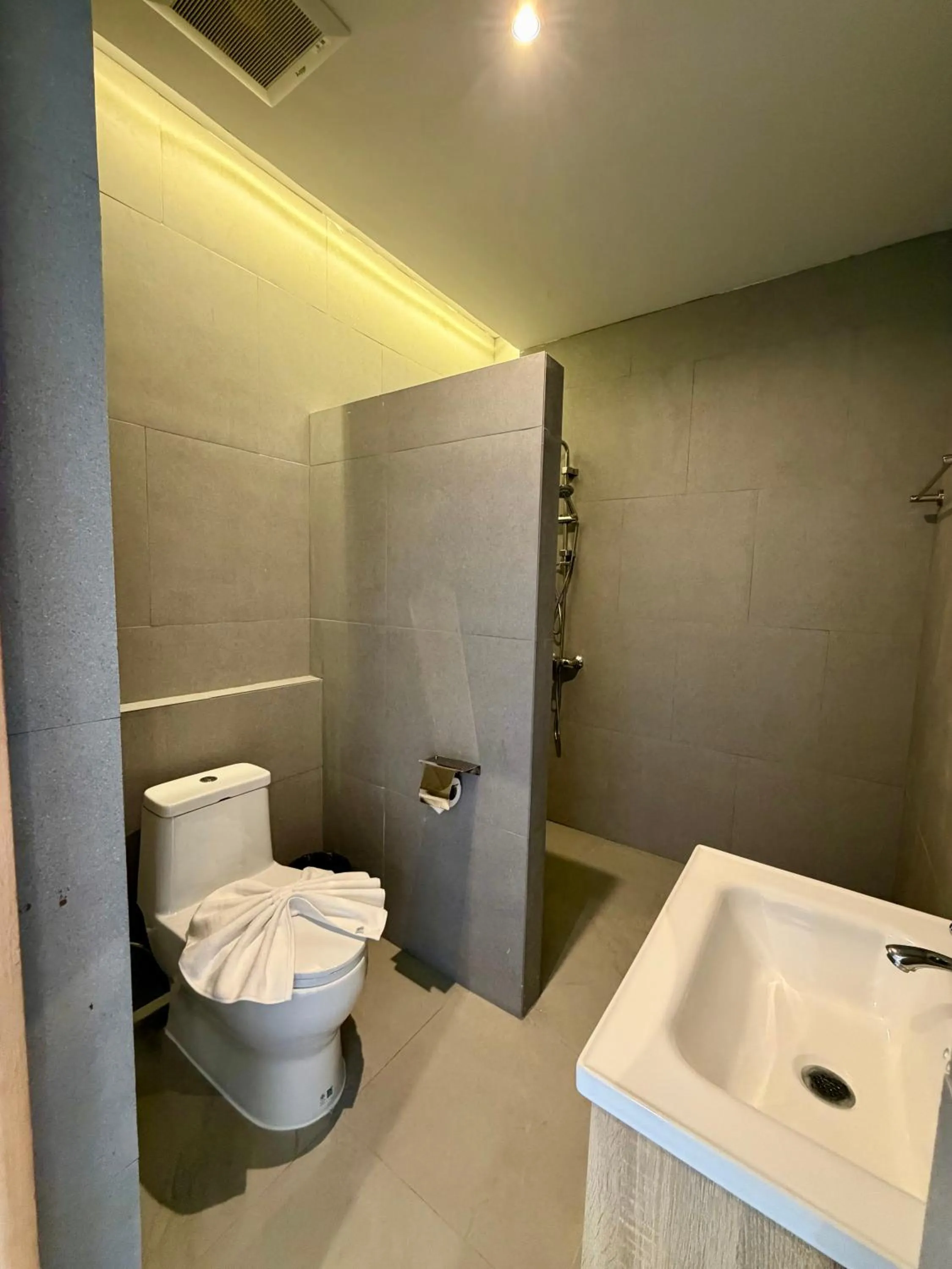 MM Hill Koh Samui Hotel - SHA Certified