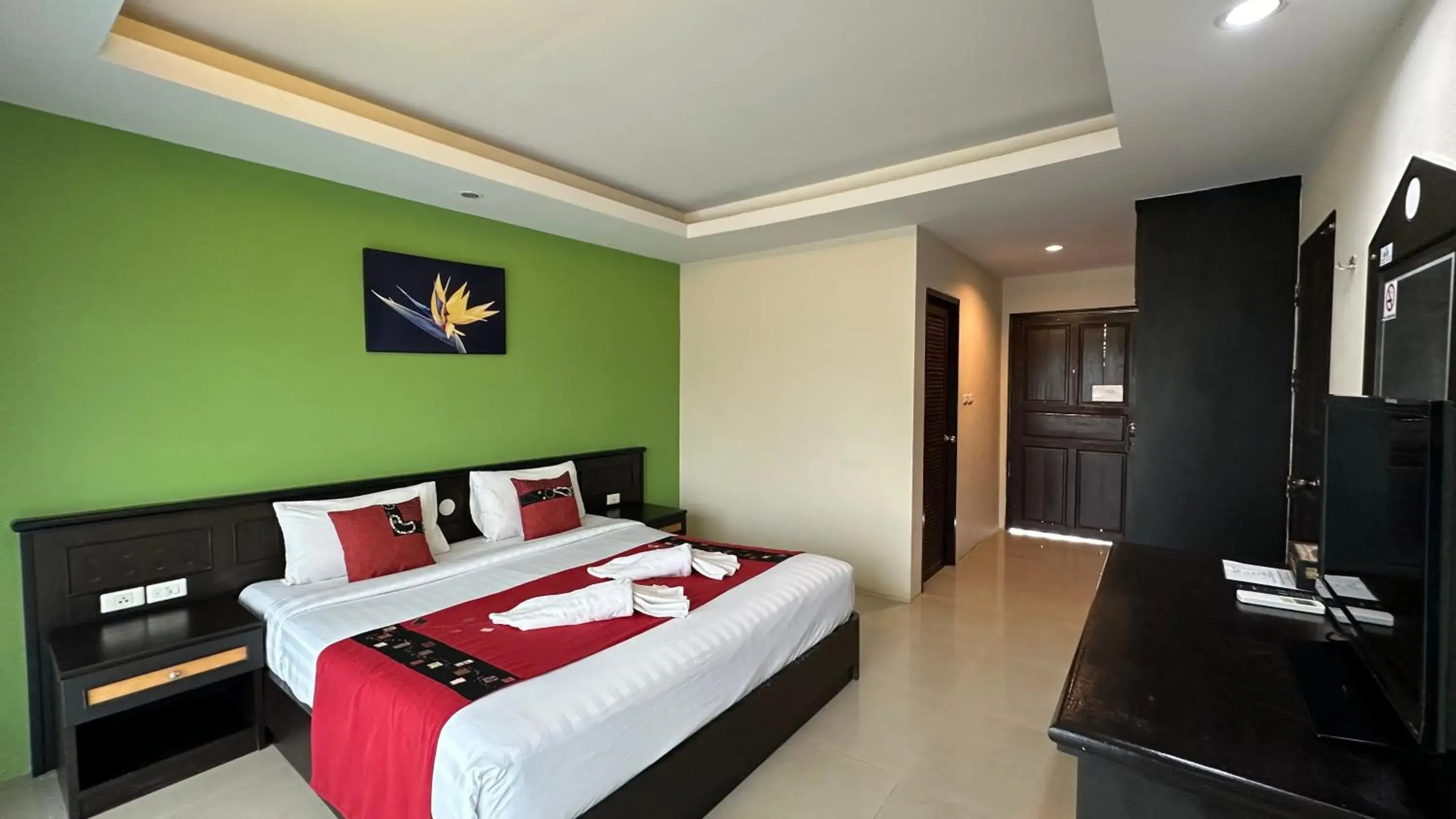 Bed in MM Hill Koh Samui Hotel - SHA Certified Bed in MM Hill Koh Samui Hotel - SHA Certified