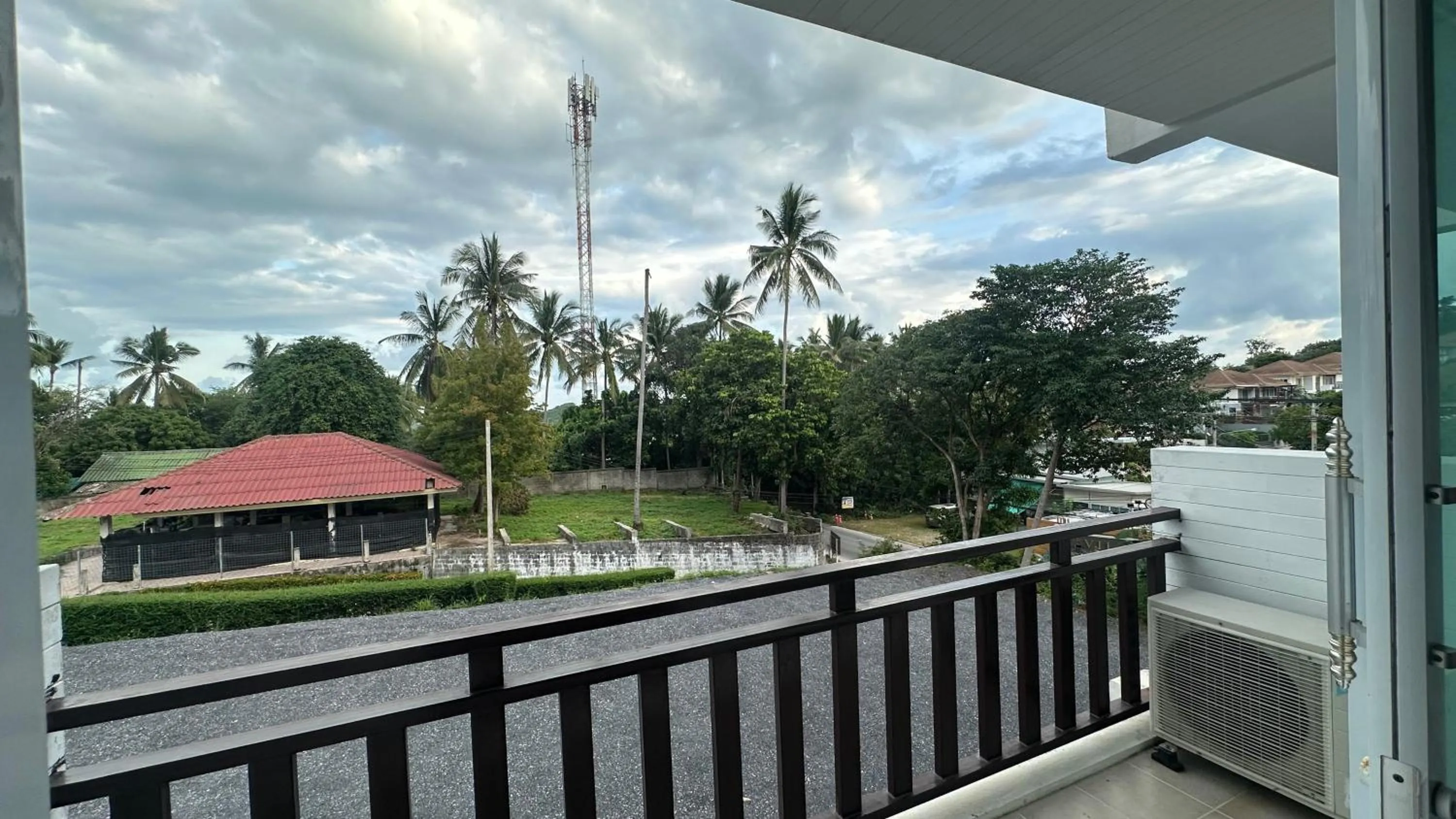 MM Hill Koh Samui Hotel - SHA Certified