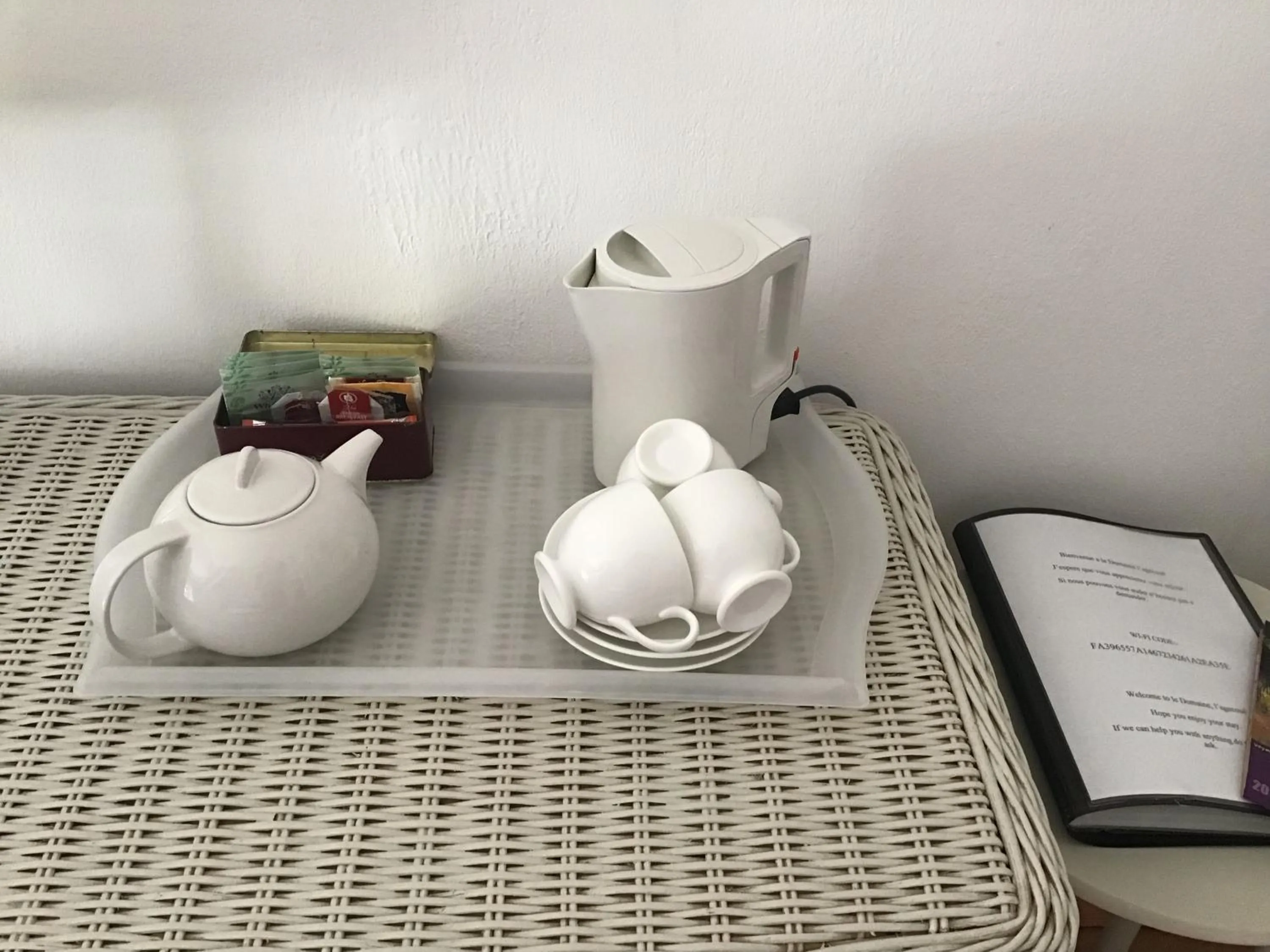 Coffee/tea facilities in Le Domaine