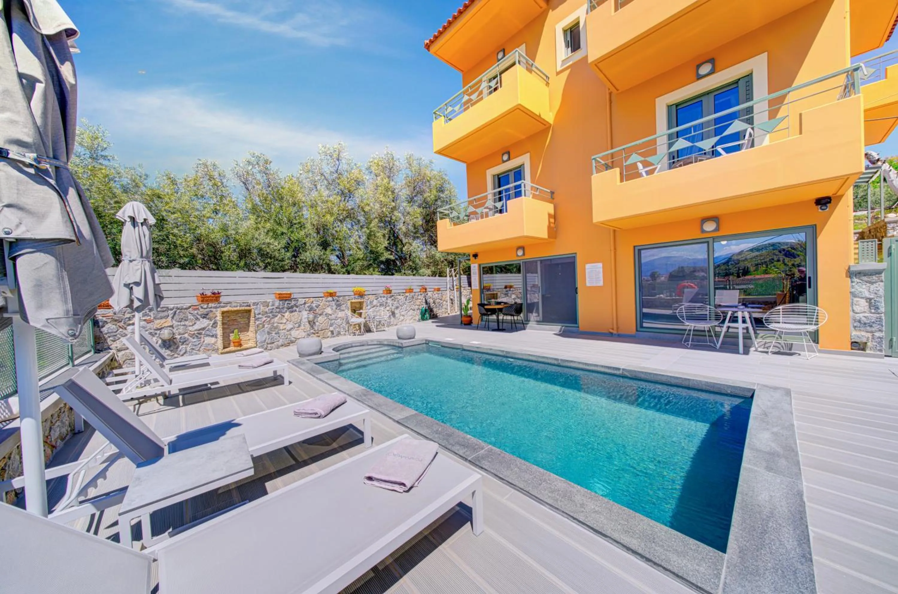 Property building in Kanathos Pigi