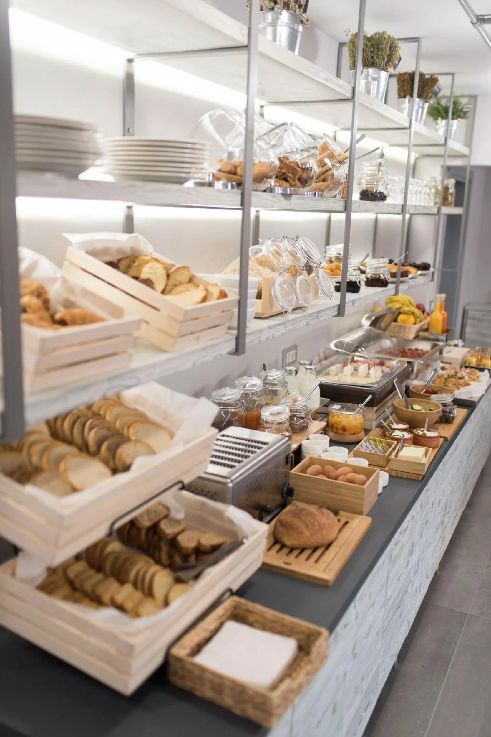 Food and drinks in Kanathos Pigi