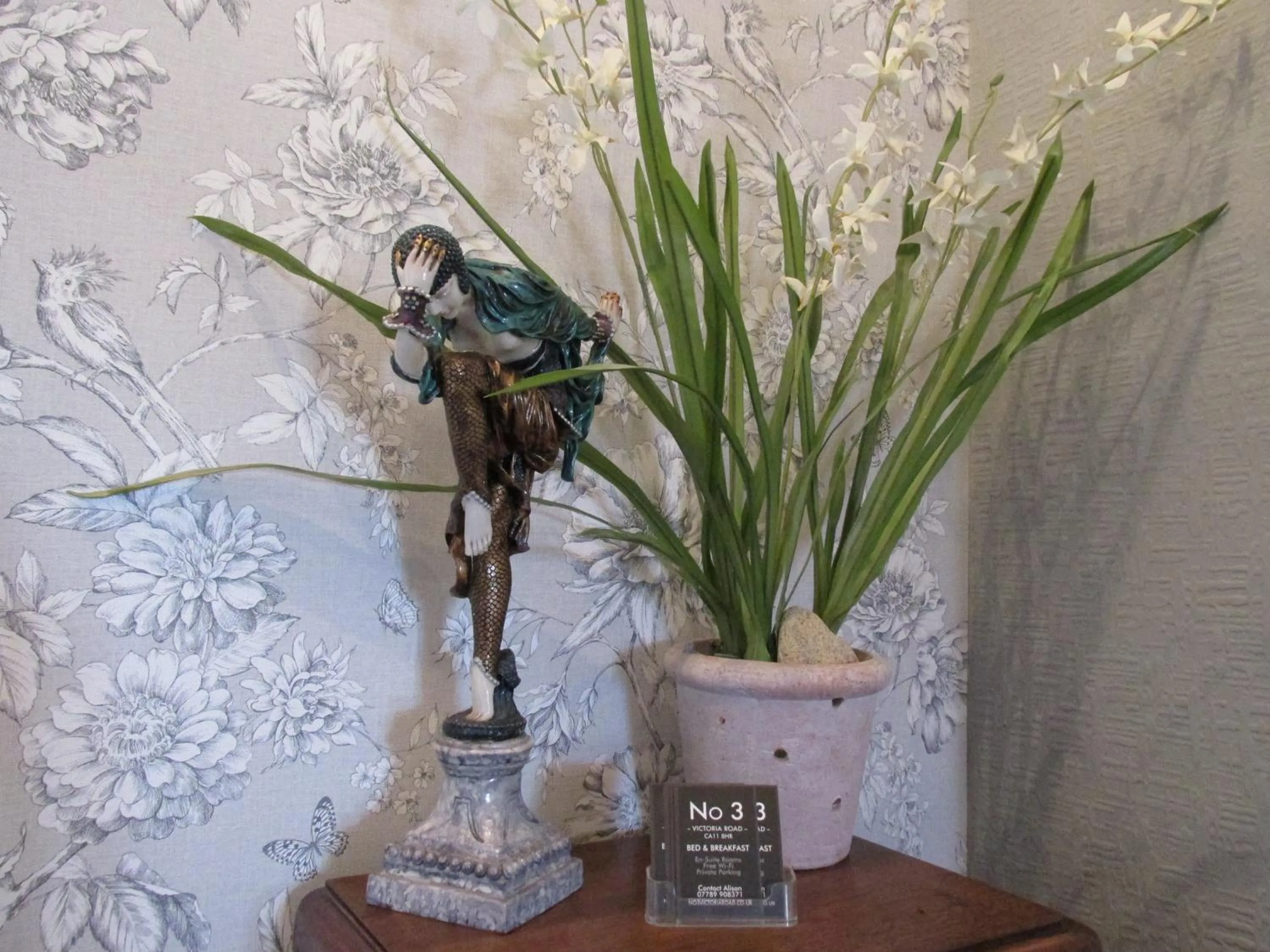 Decorative detail in No 3