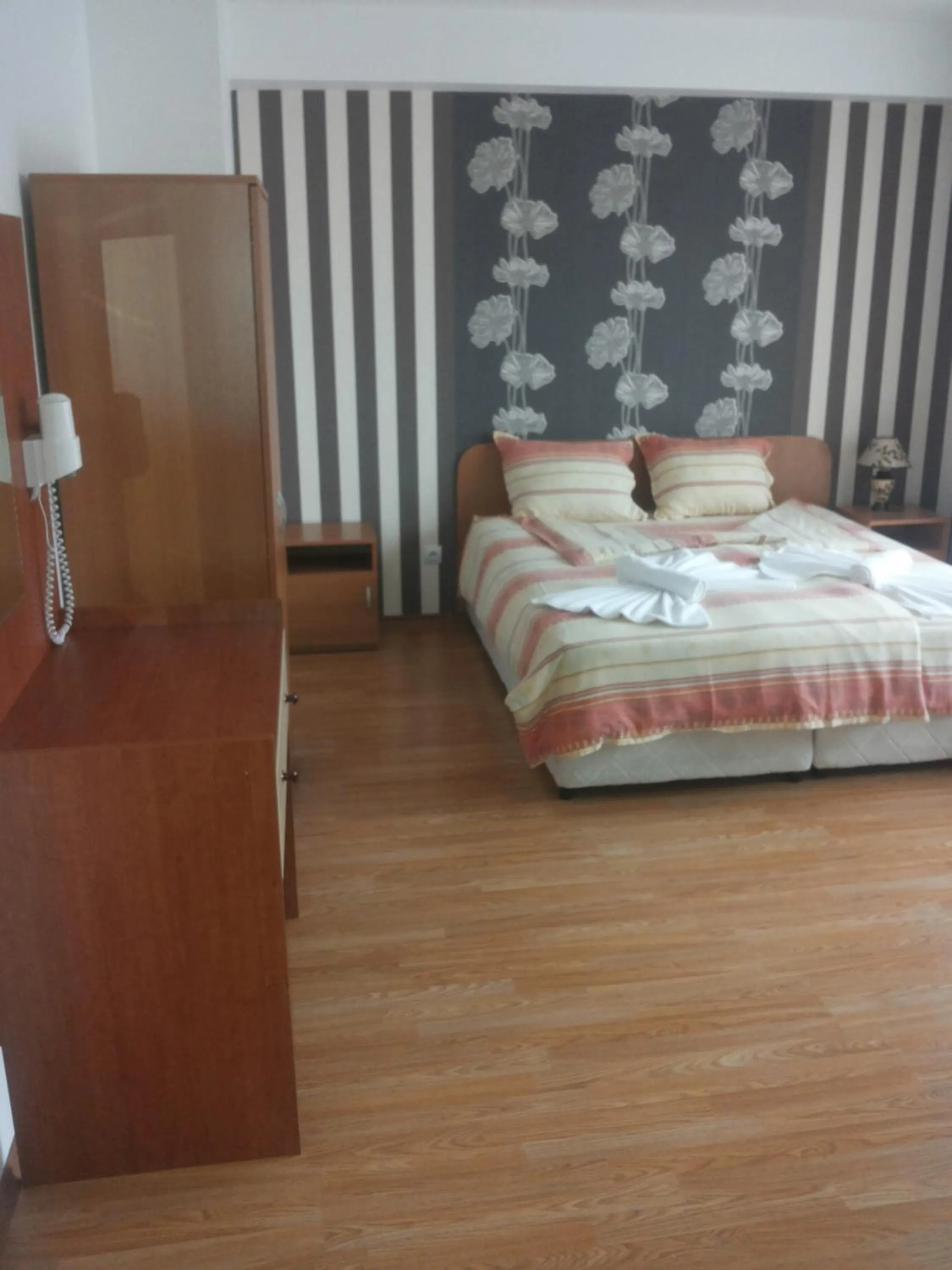 Bedroom, Bed in Hotel Gazei