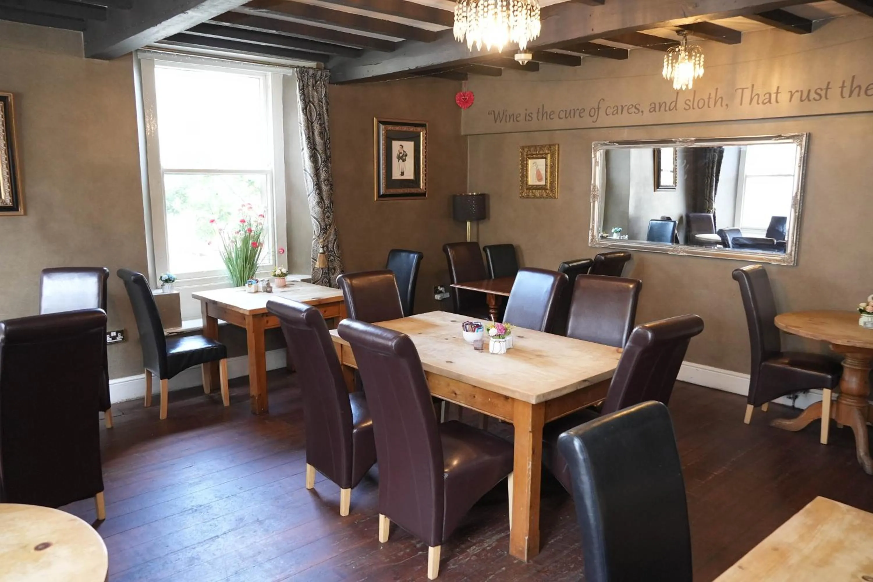 Restaurant/places to eat in Charles Cotton Hotel