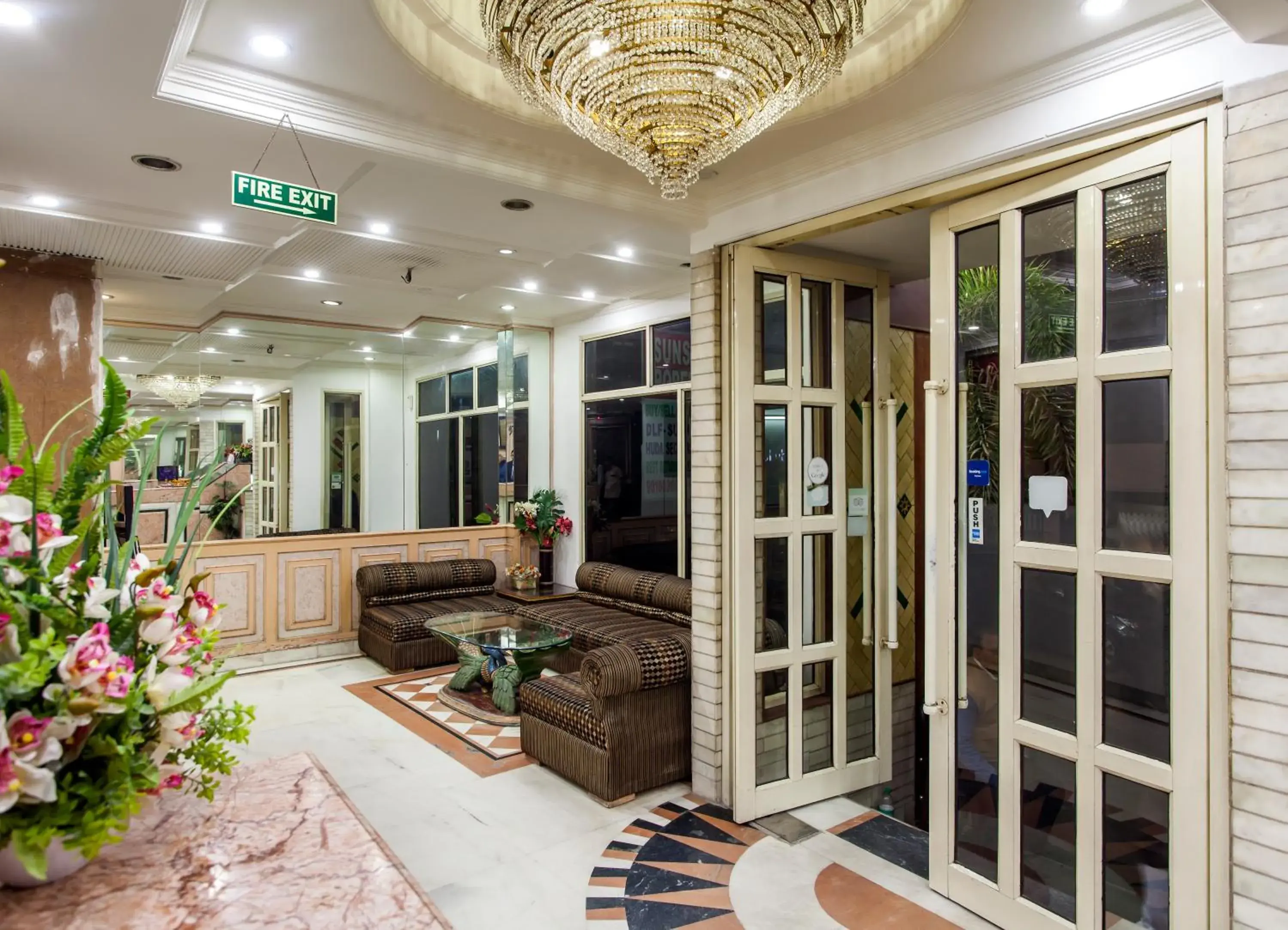 Lobby or reception in Hotel Sunstar Residency Lobby or reception in Hotel Sunstar Residency