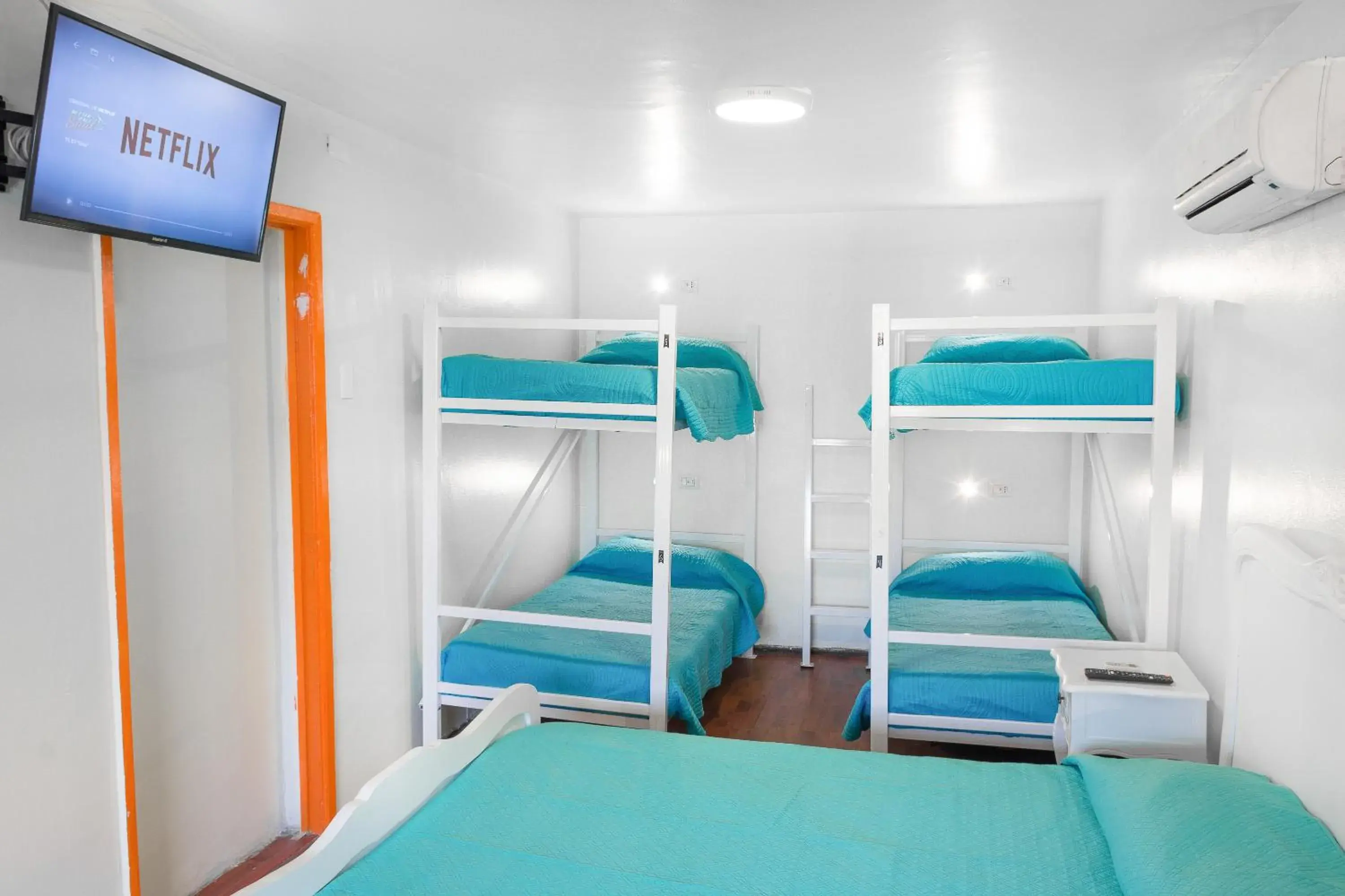 Twin Room with Private External Bathroom in Hostal Casa Aborigen Twin Room with Private External Bathroom in Hostal Casa Aborigen