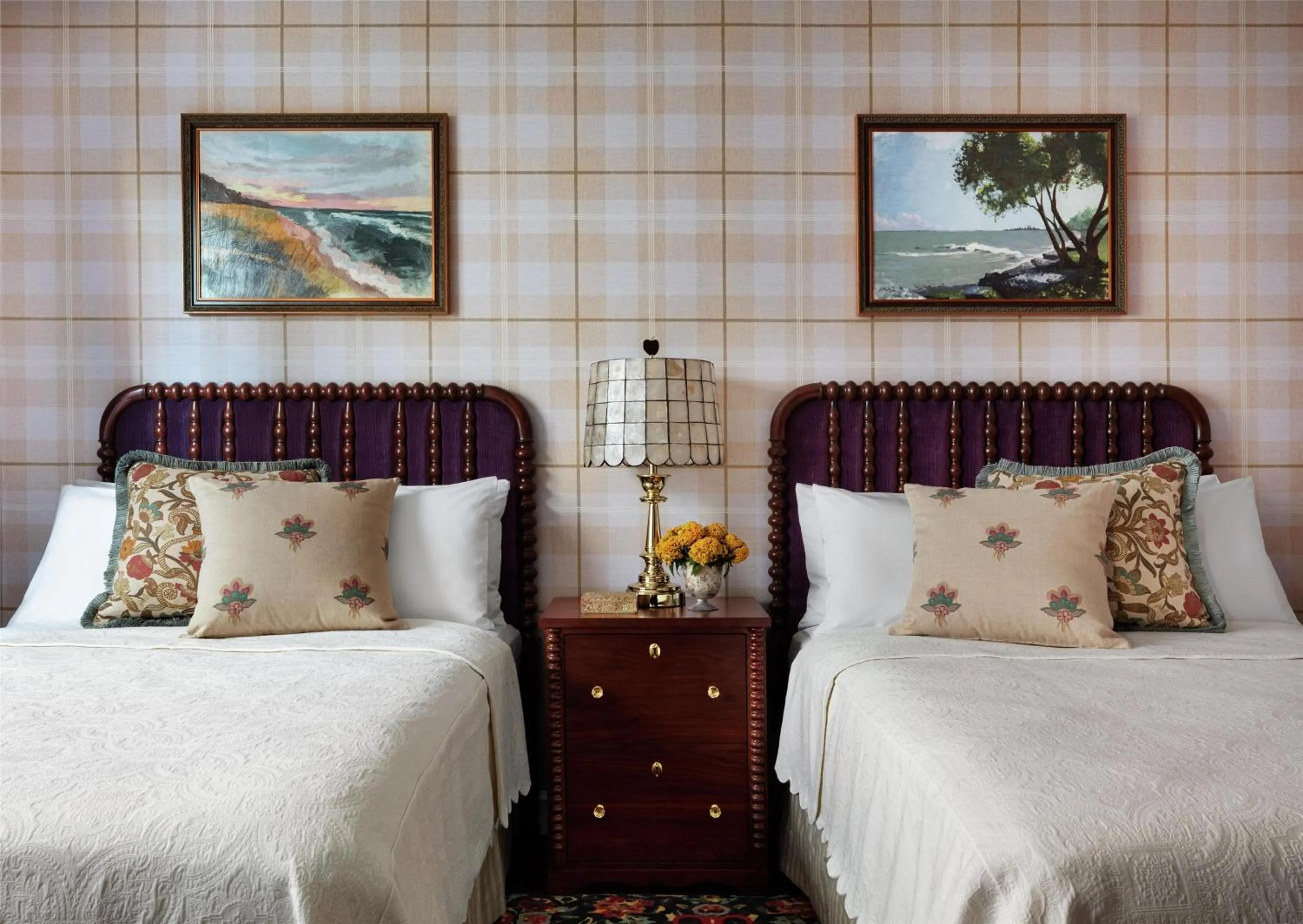 Bed in Graduate by Hilton Evanston