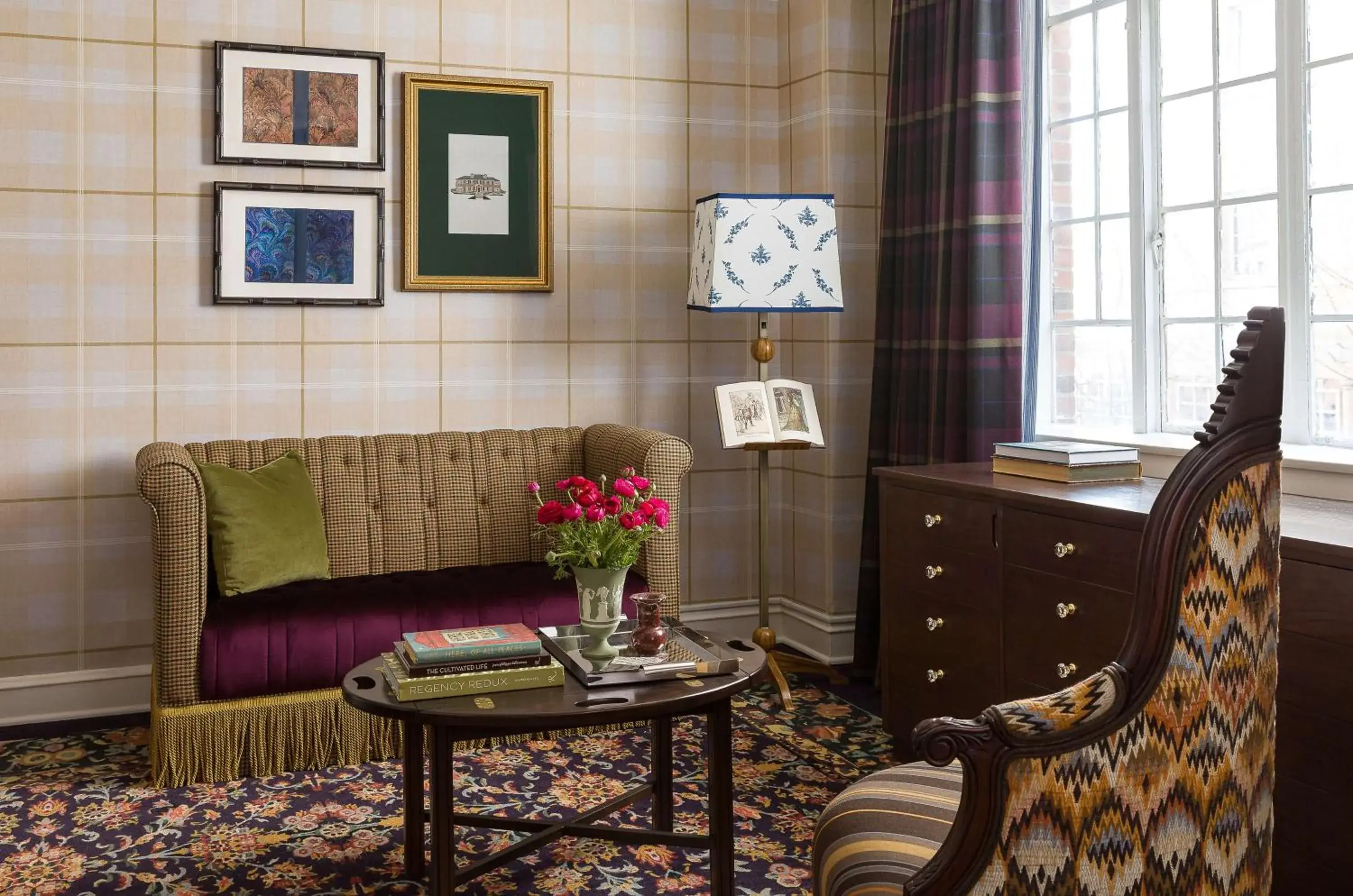 Lobby or reception in Graduate by Hilton Evanston Lobby or reception in Graduate by Hilton Evanston