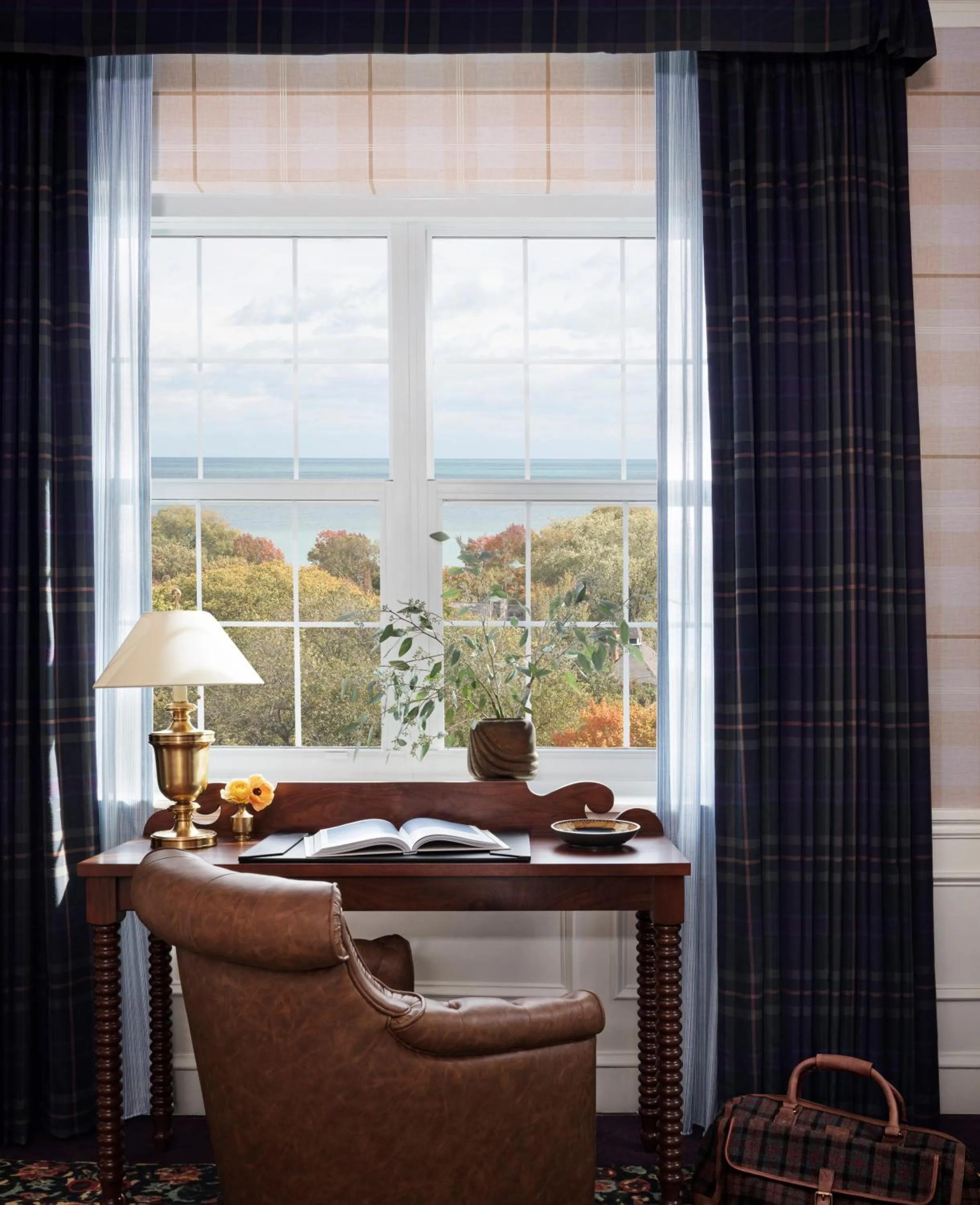 Living room in Graduate by Hilton Evanston