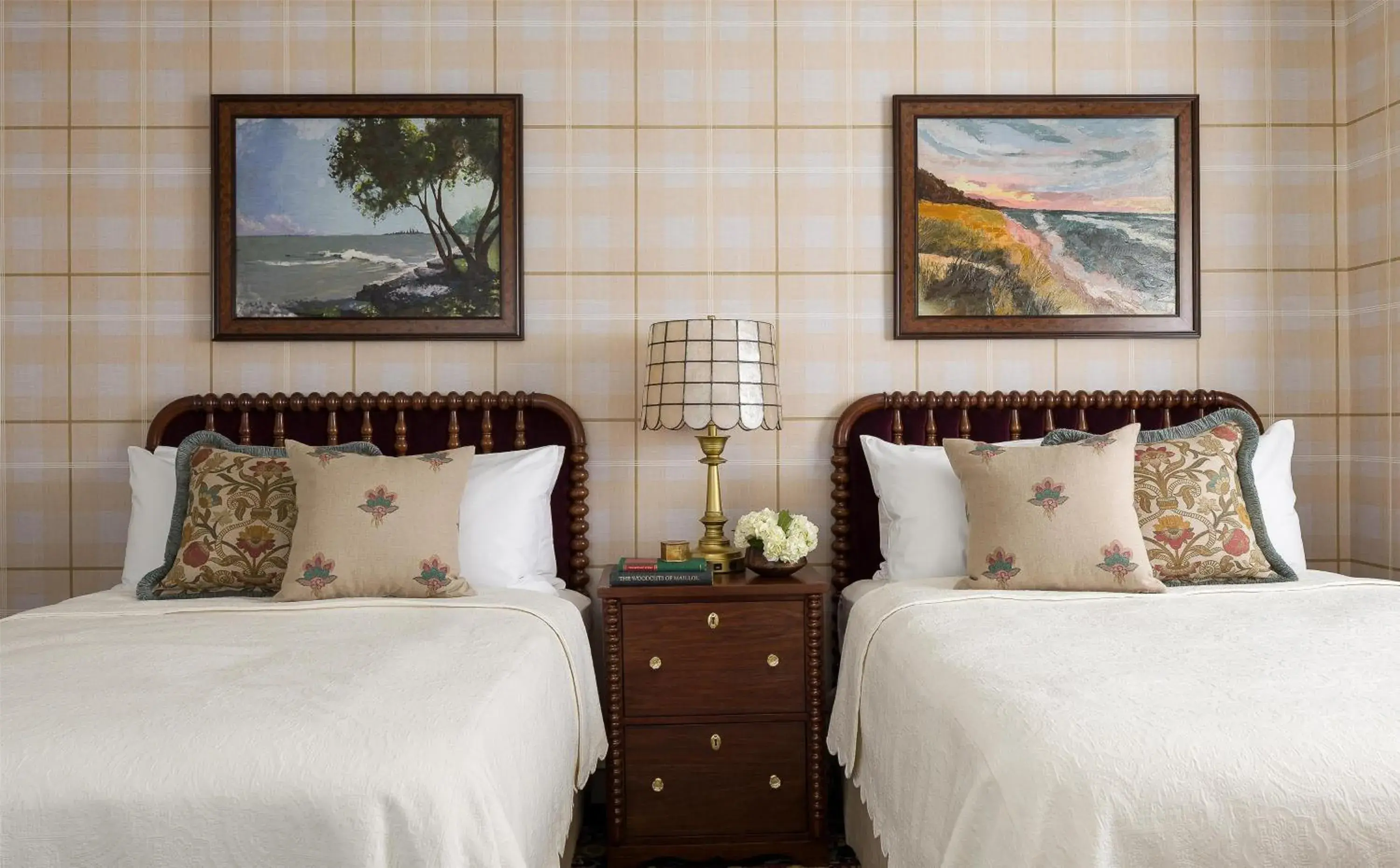 Bed in Graduate by Hilton Evanston Bed in Graduate by Hilton Evanston