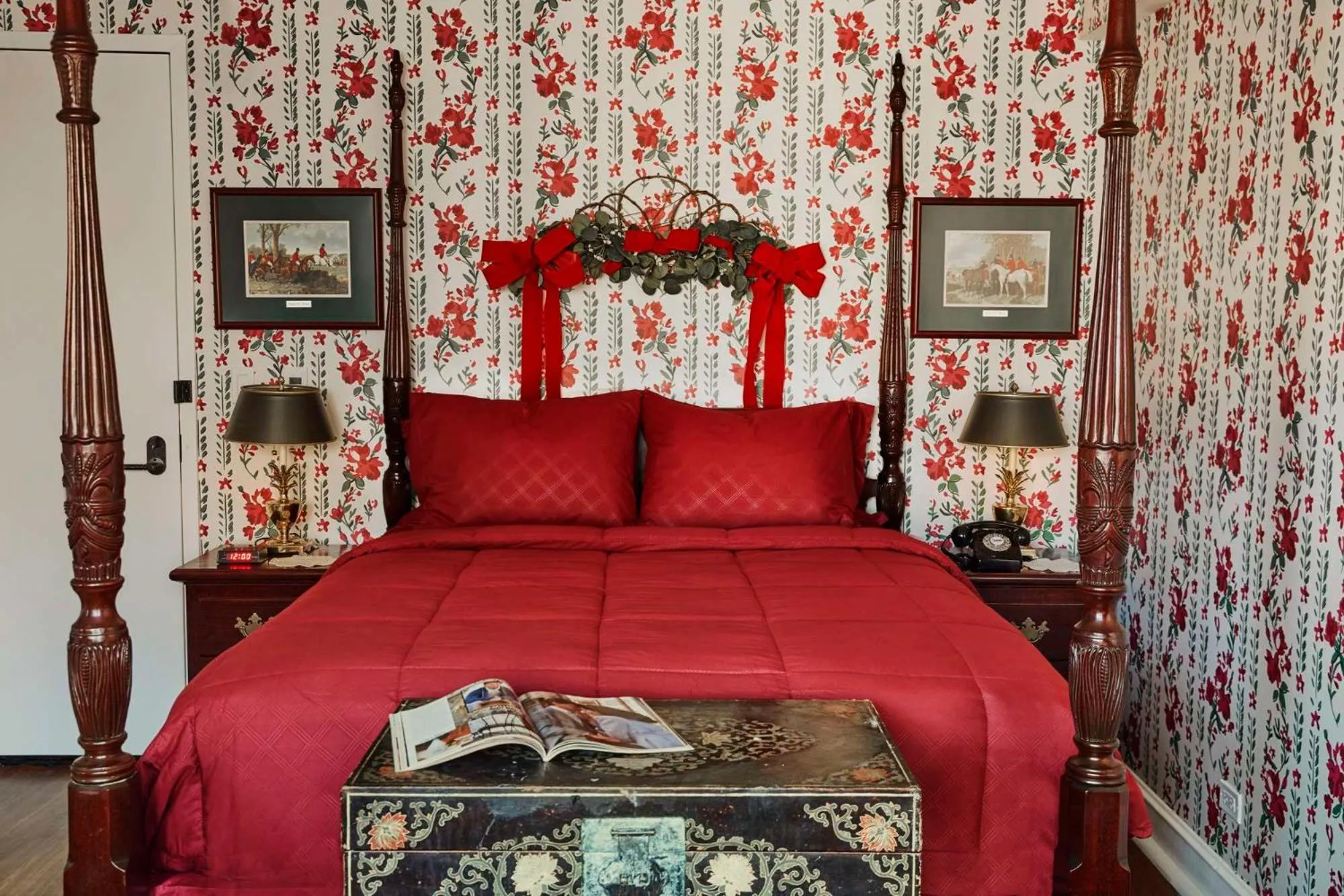 Bed in Graduate by Hilton Evanston