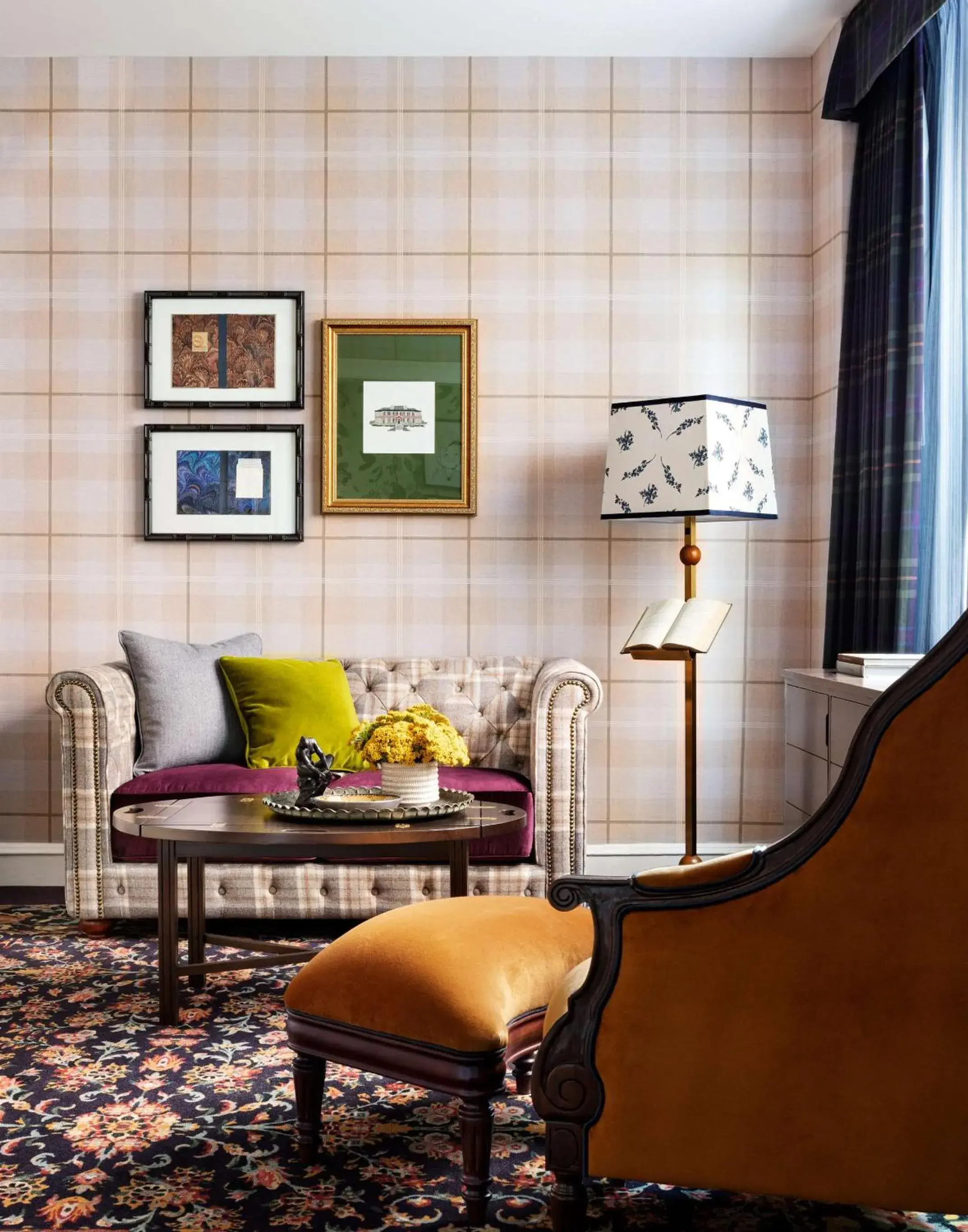 Graduate Corner King Room in Graduate by Hilton Evanston Graduate Corner King Room in Graduate by Hilton Evanston