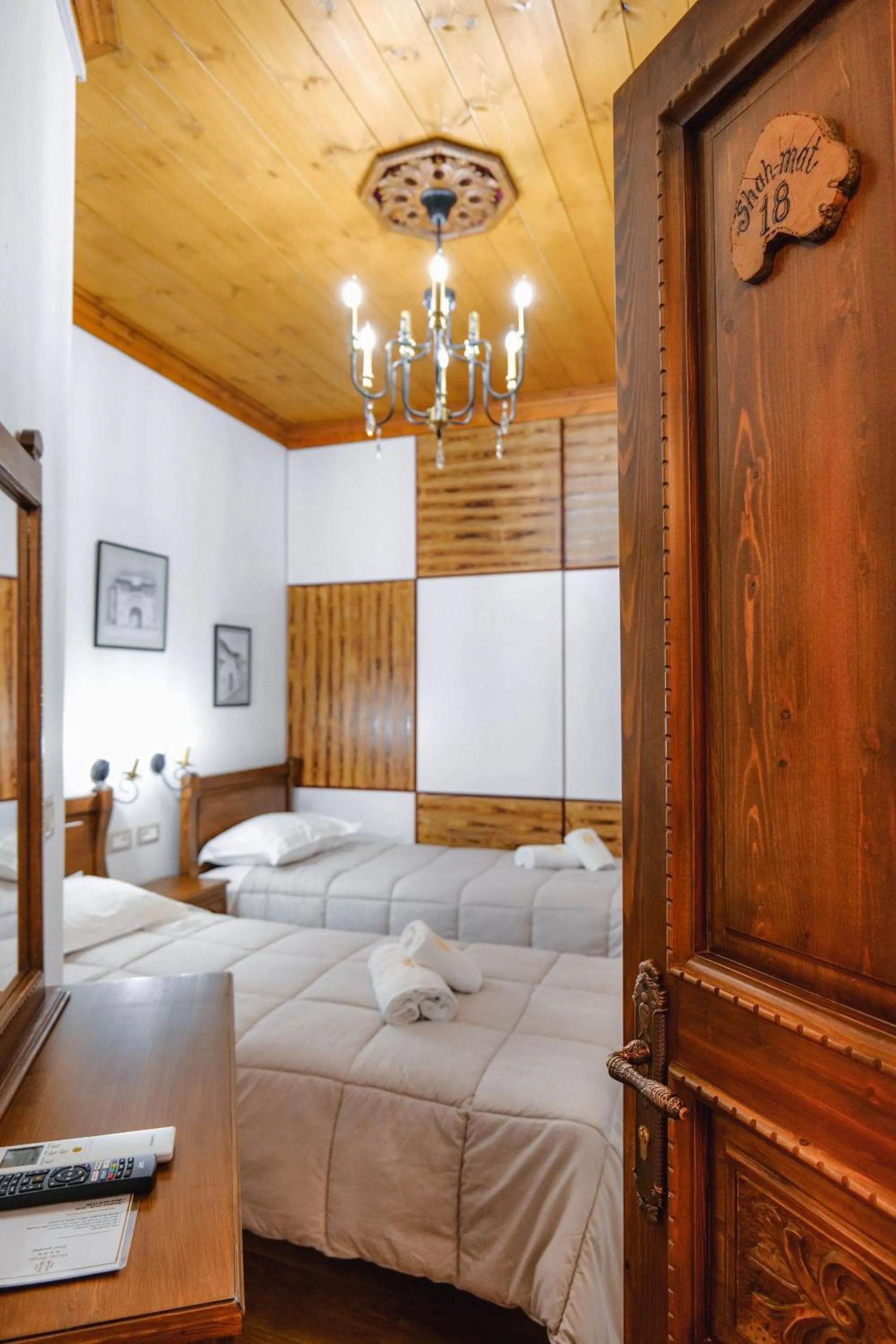 Photo of the whole room in Hotel Bineri