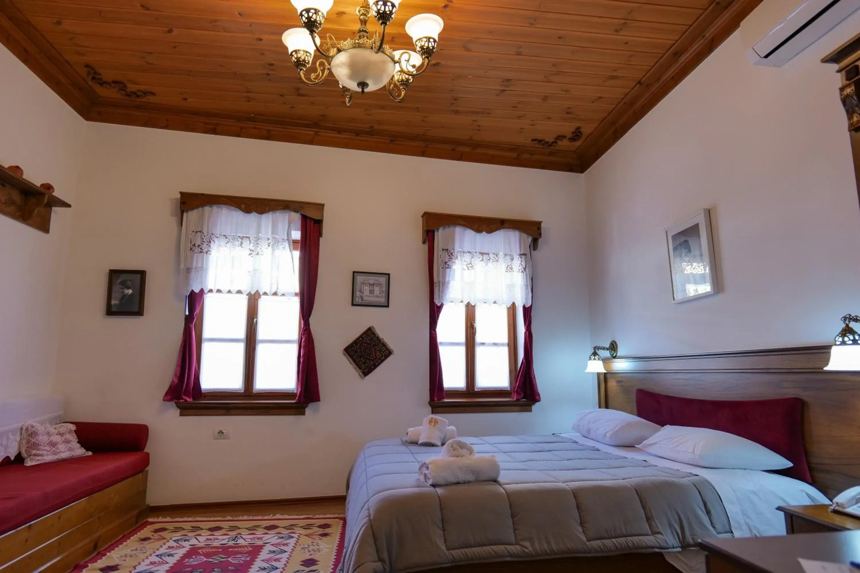 Photo of the whole room in Hotel Bineri Photo of the whole room in Hotel Bineri