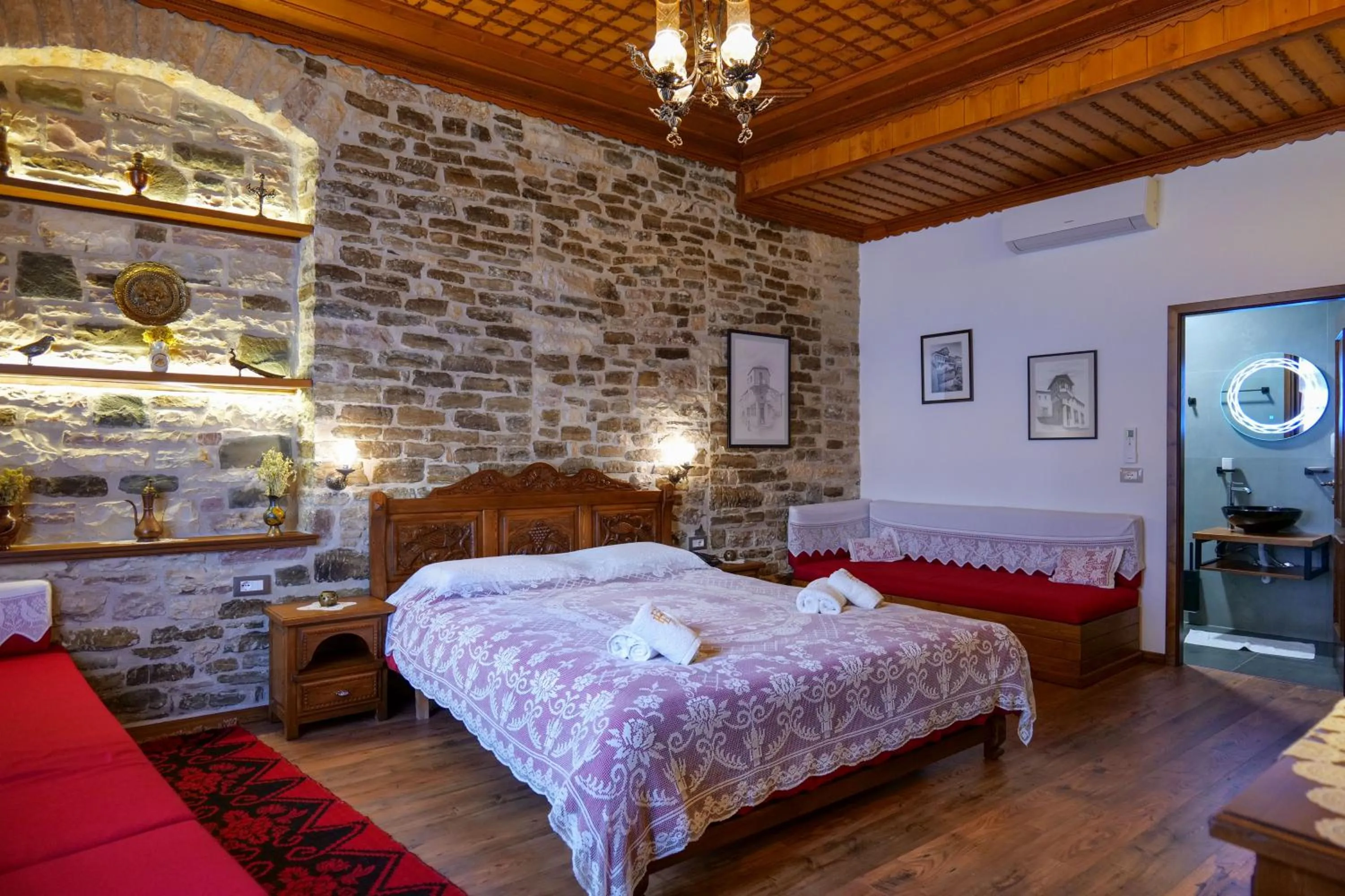 Photo of the whole room in Hotel Bineri