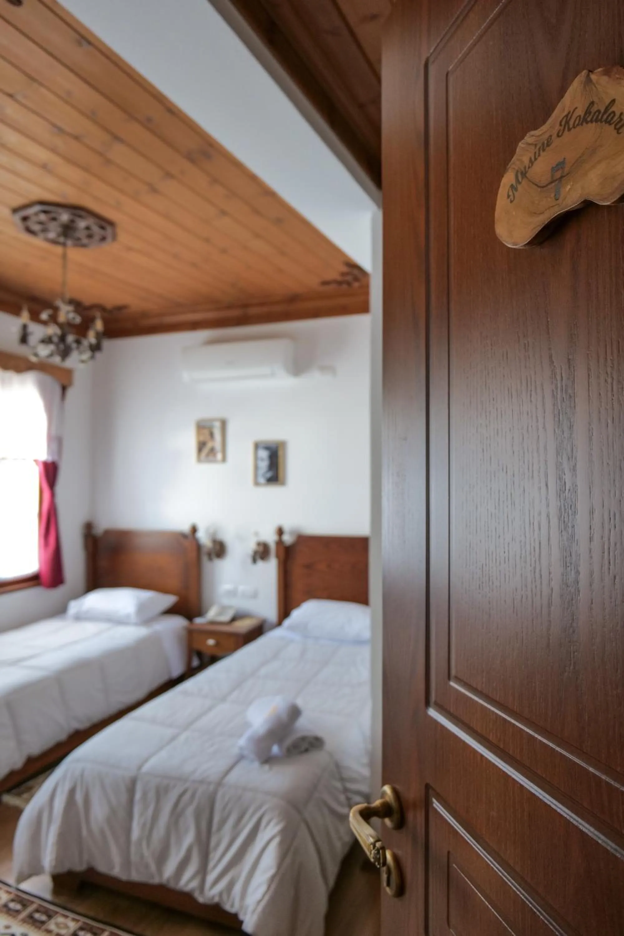 Photo of the whole room in Hotel Bineri