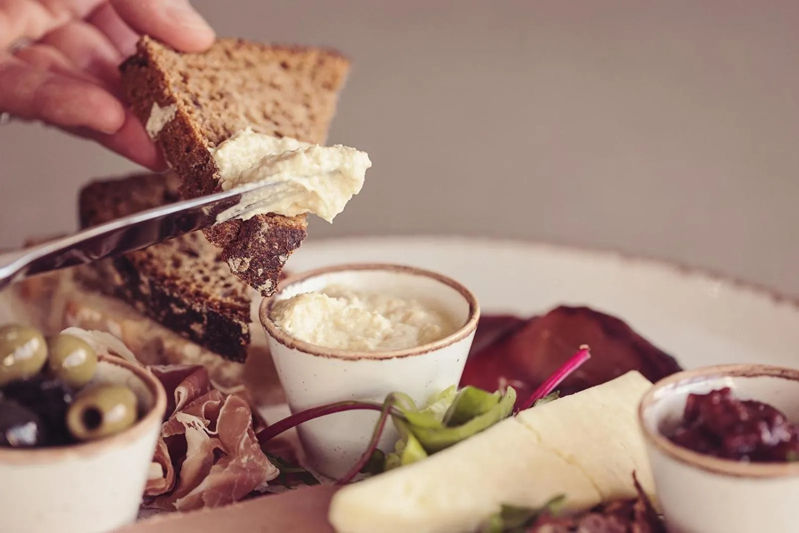 Food and drinks in Longlands Inn & Cottages