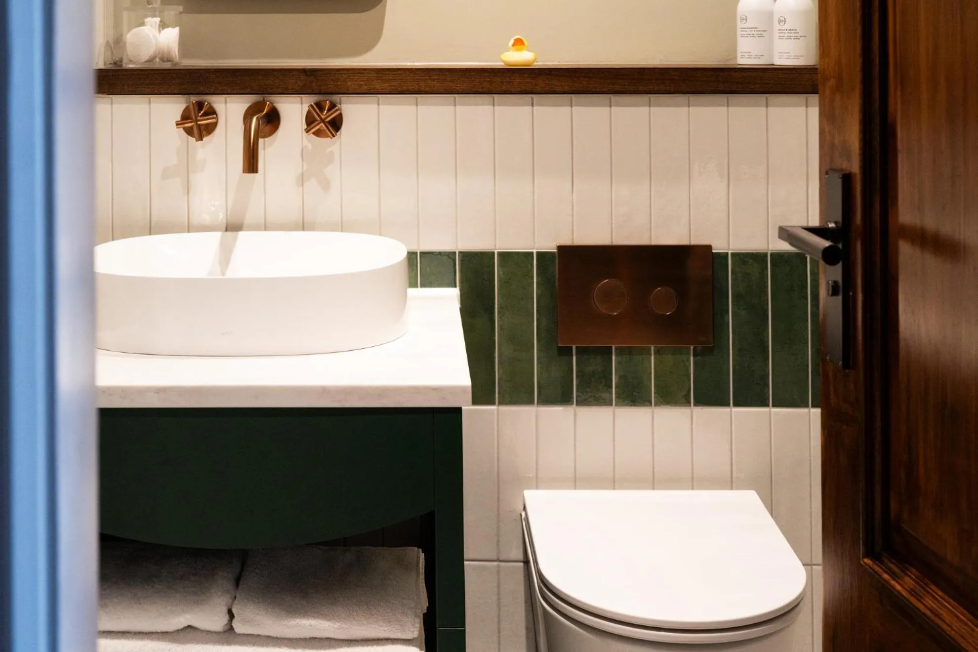 Longlands Inn & Cottages