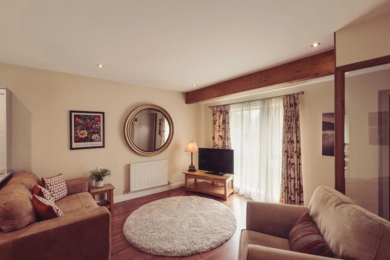 Longlands Inn & Cottages