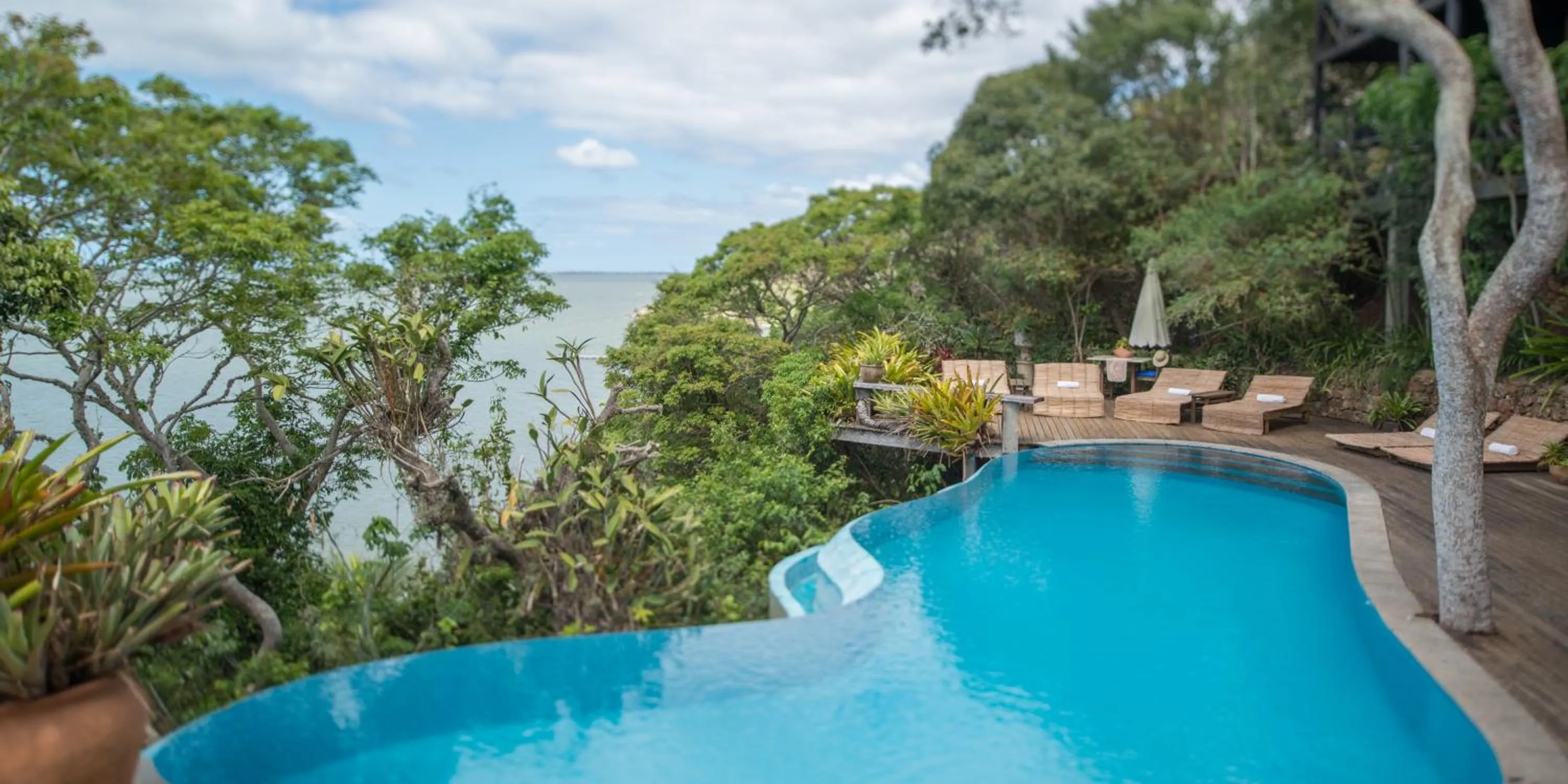 Swimming pool in Pousada Enseada das Garças