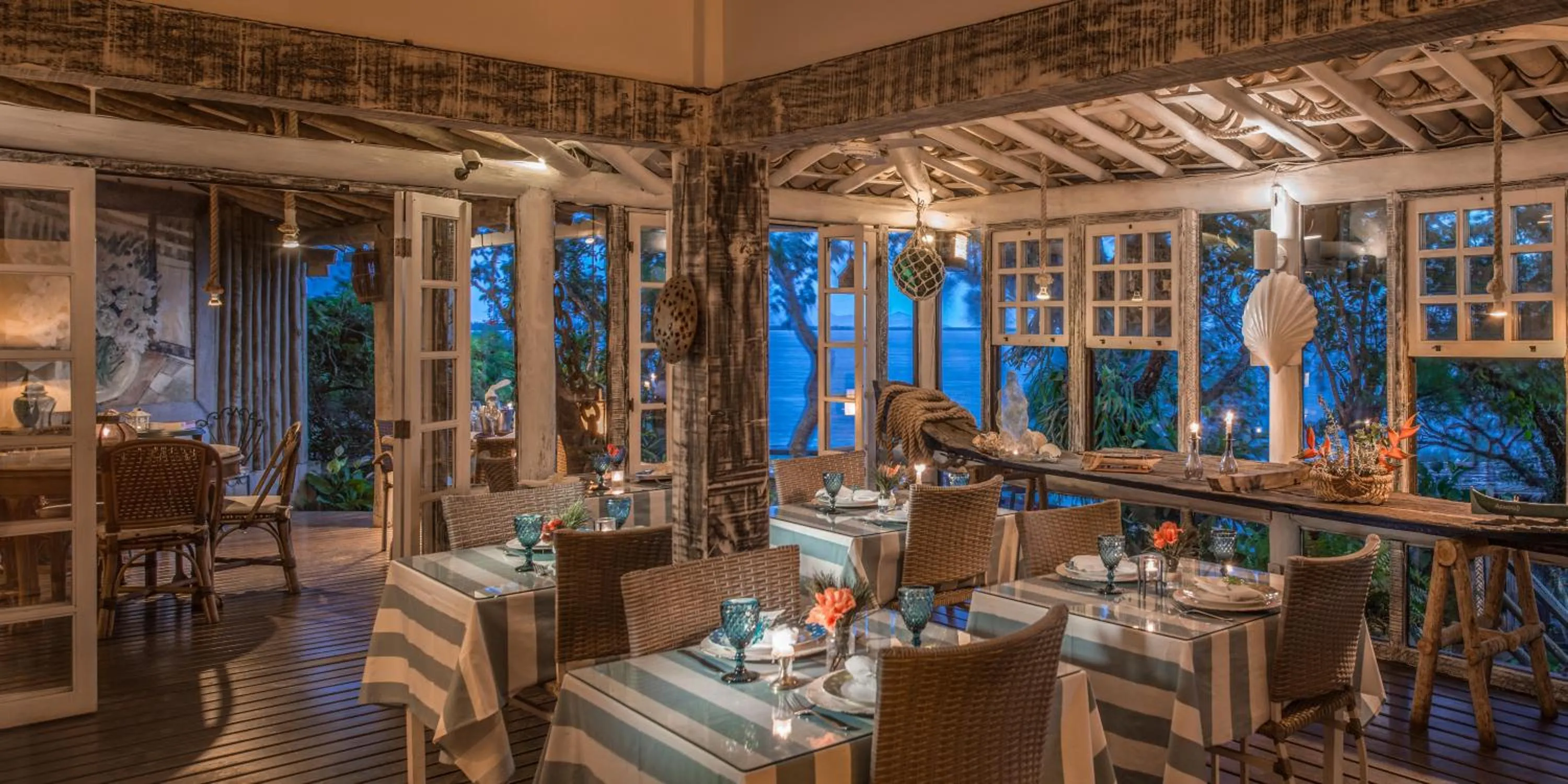 Restaurant/places to eat in Pousada Enseada das Garças