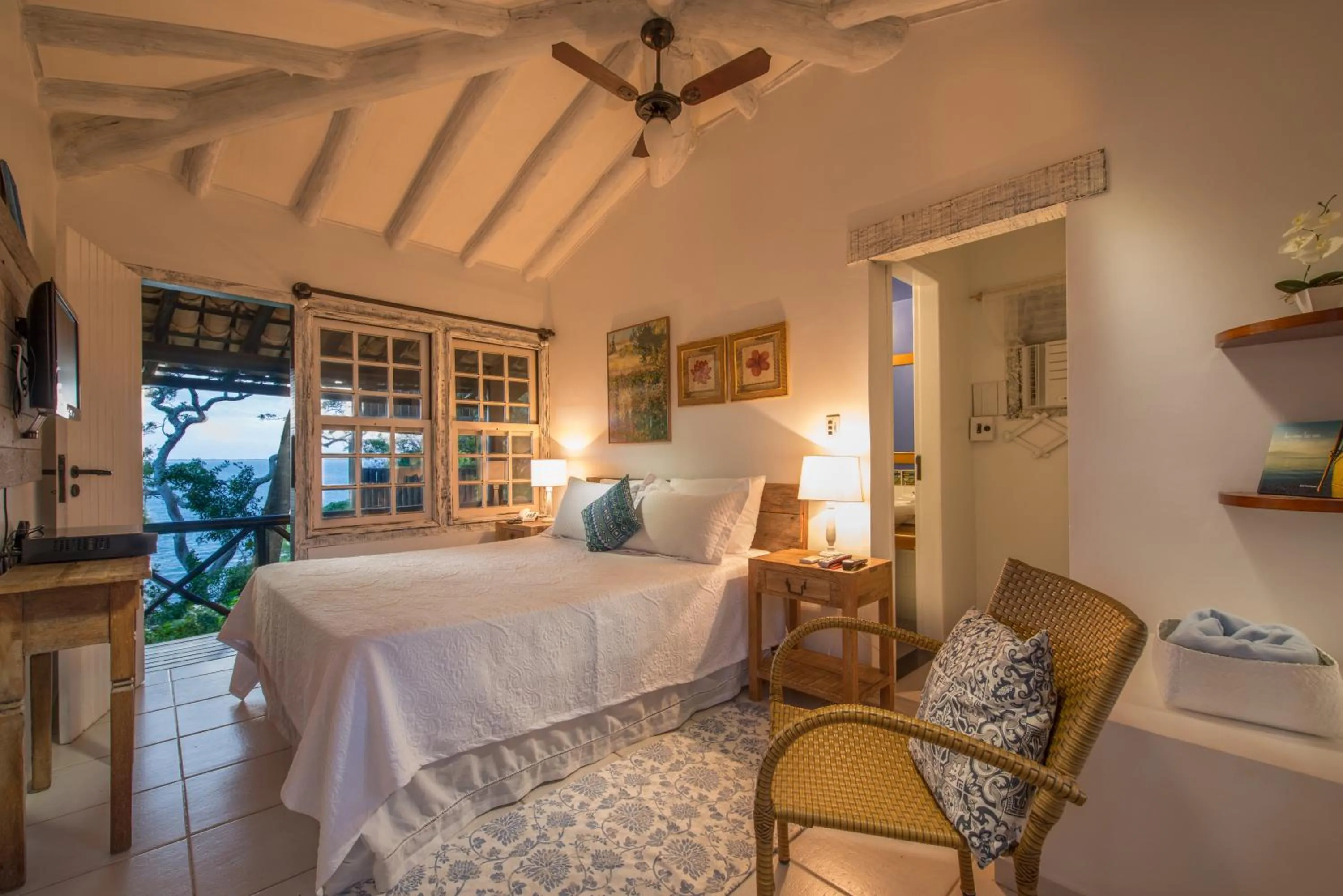 Photo of the whole room in Pousada Enseada das Garças