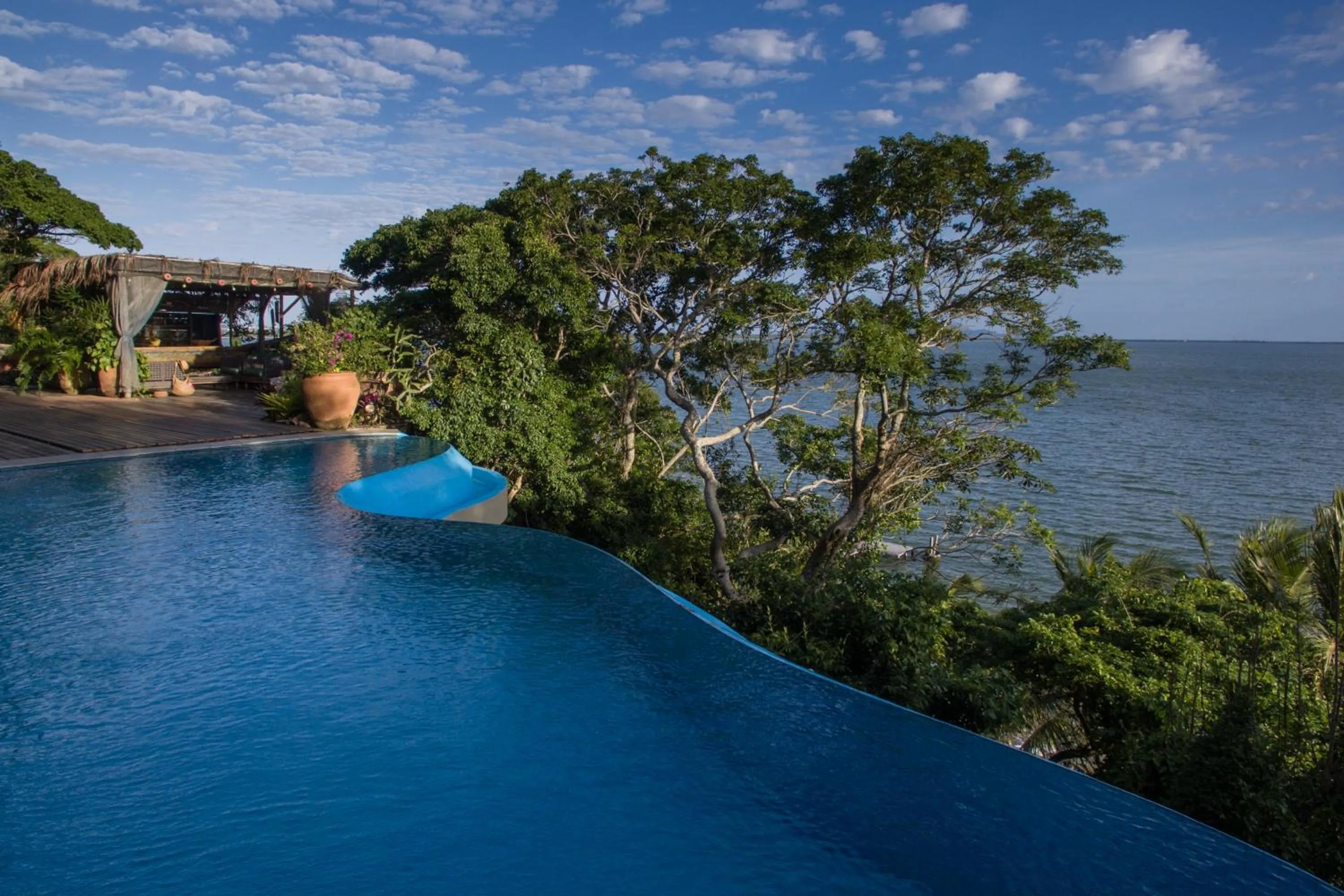 Swimming pool in Pousada Enseada das Garças