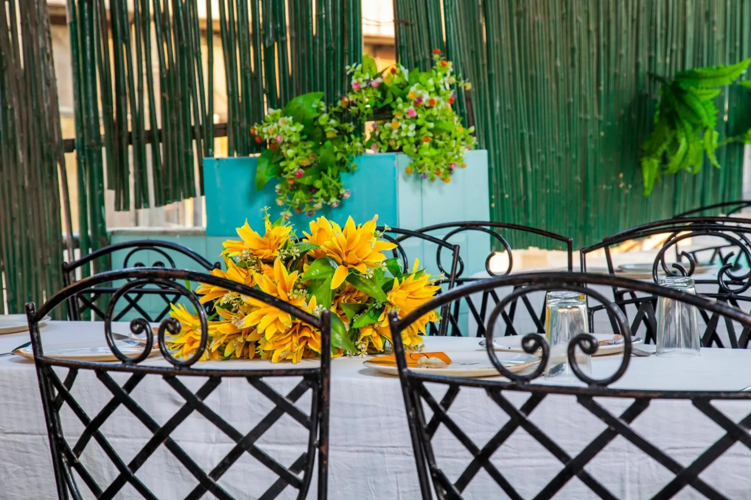 Restaurant/places to eat in Hotel Sunshine Restaurant/places to eat in Hotel Sunshine