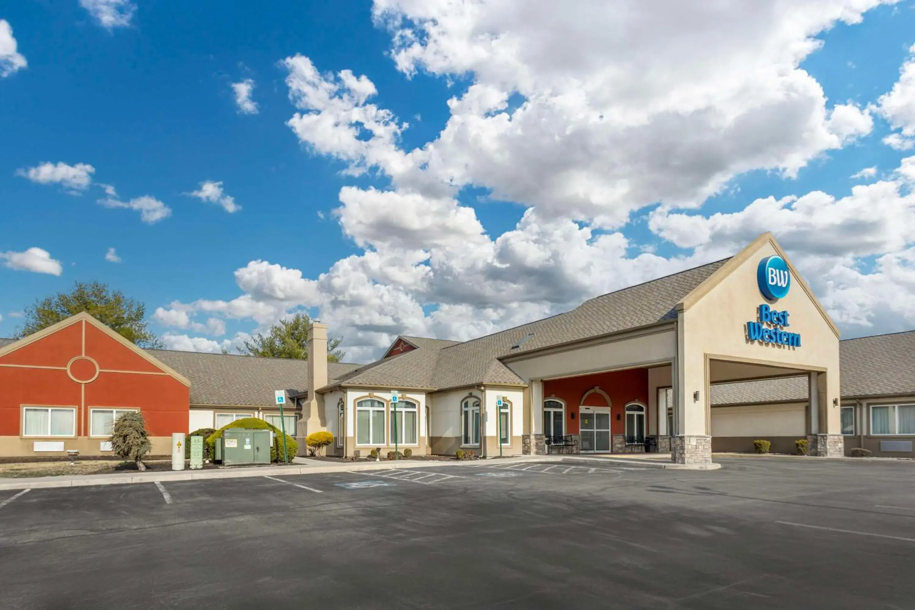 Property building in Best Western Chambersburg Property building in Best Western Chambersburg