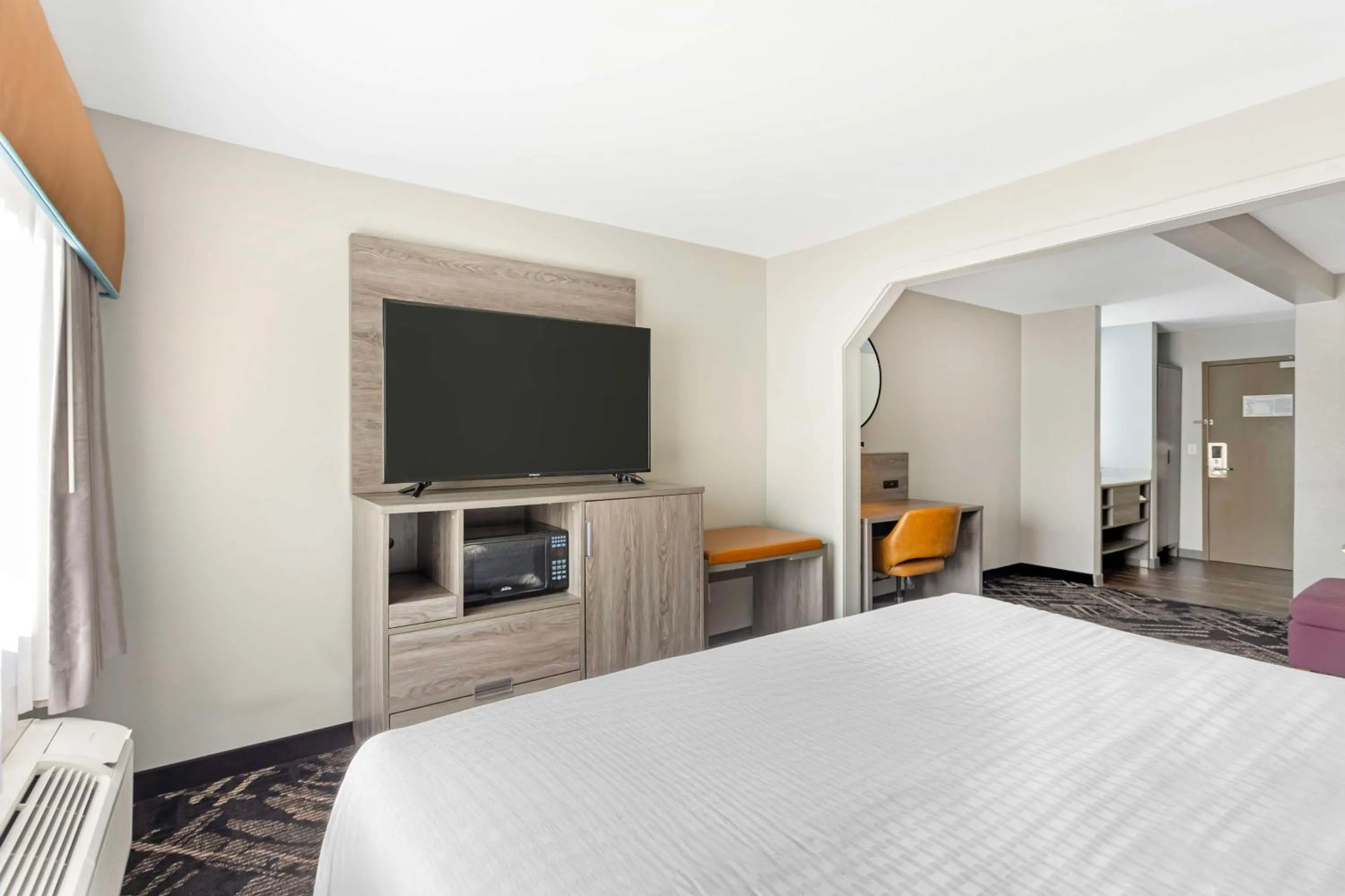 Bedroom, Bed in Best Western Chambersburg