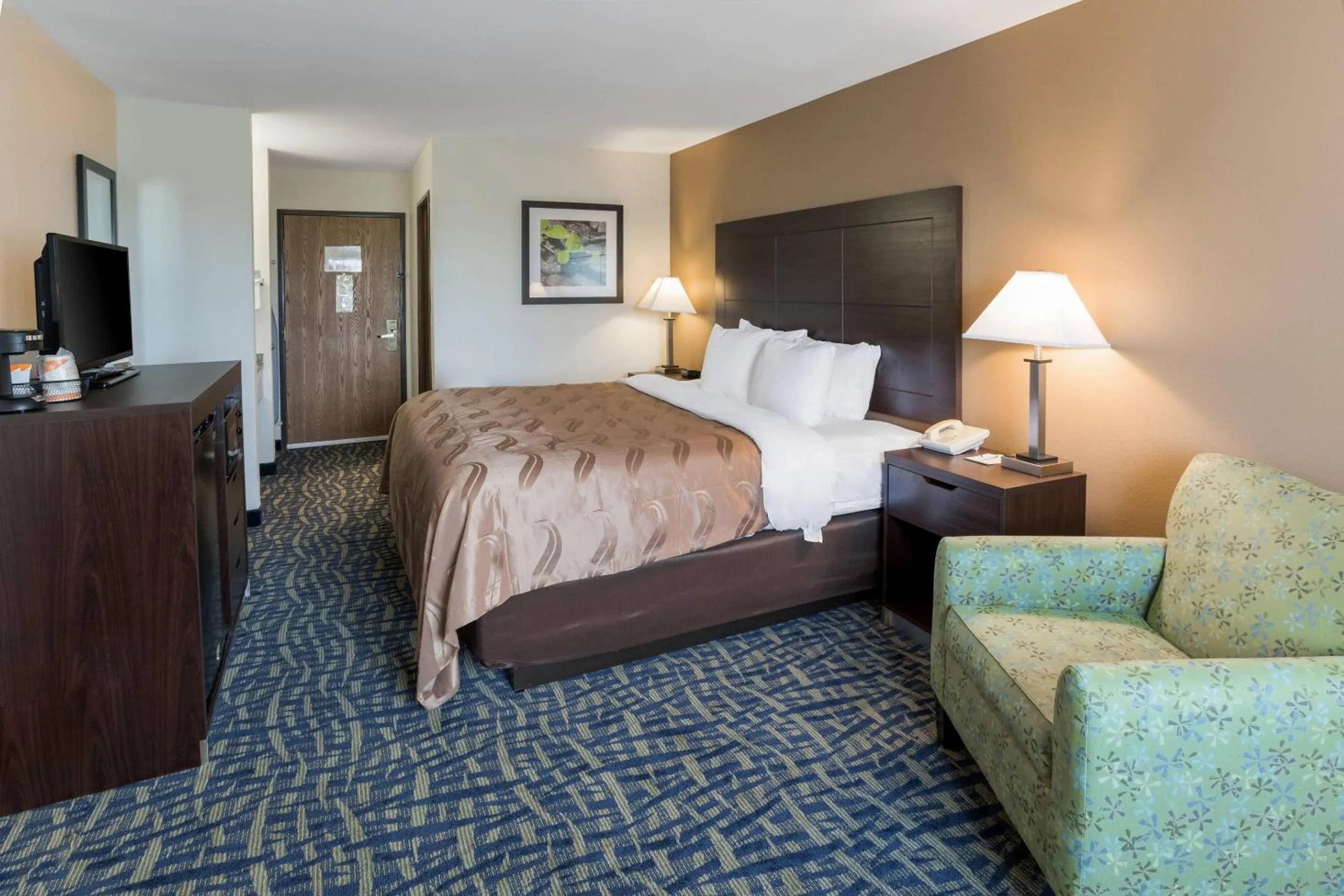 Bedroom in Quality Inn Rochelle