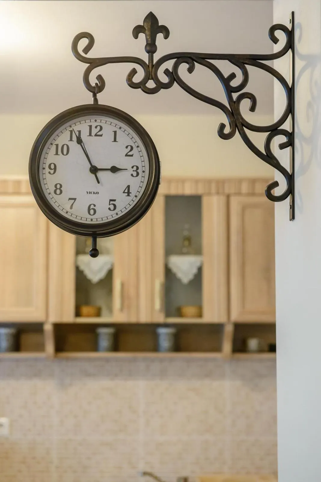 Decorative detail in Artemissoula near airport