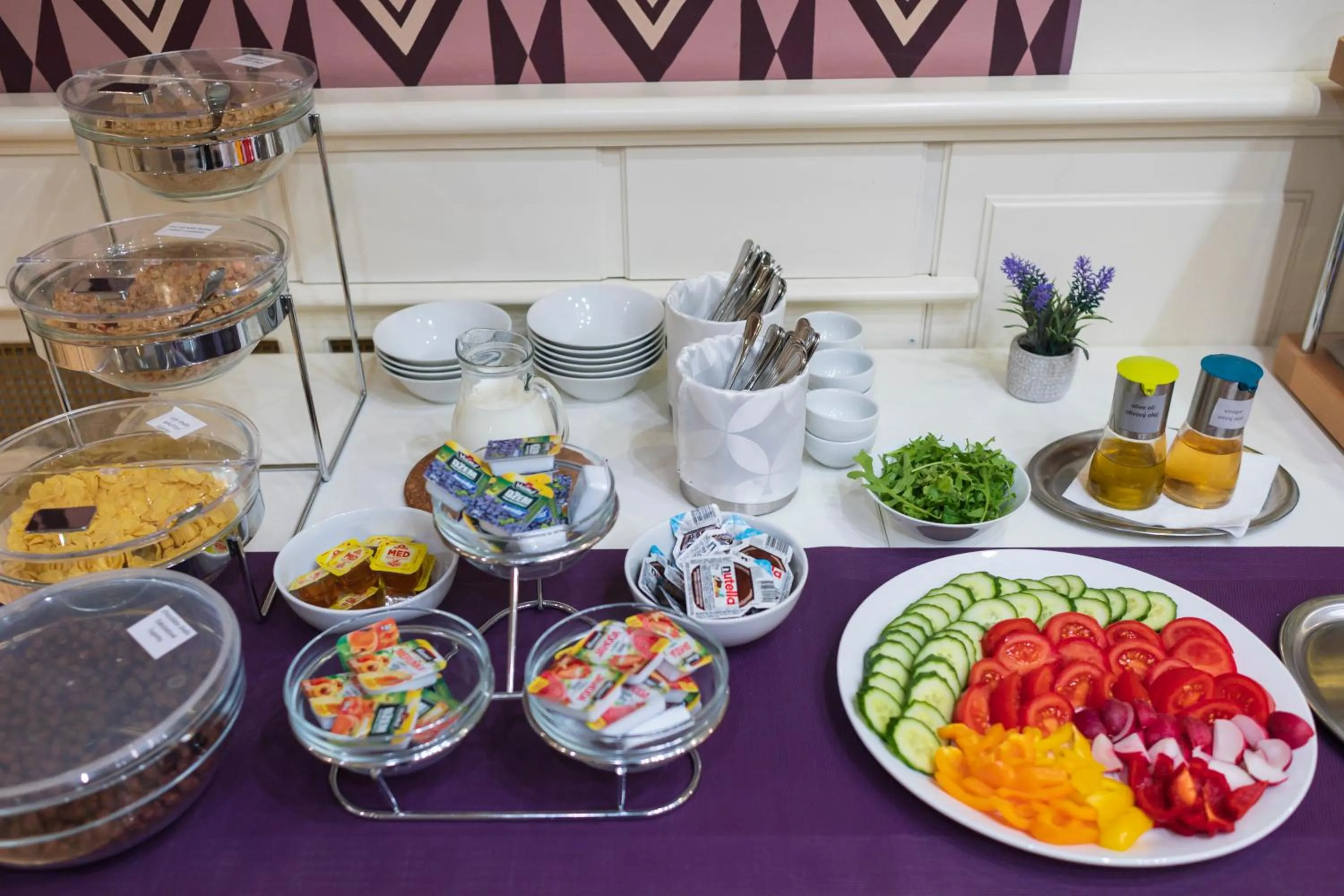 Breakfast in Art Deco Hotel Hoffmann