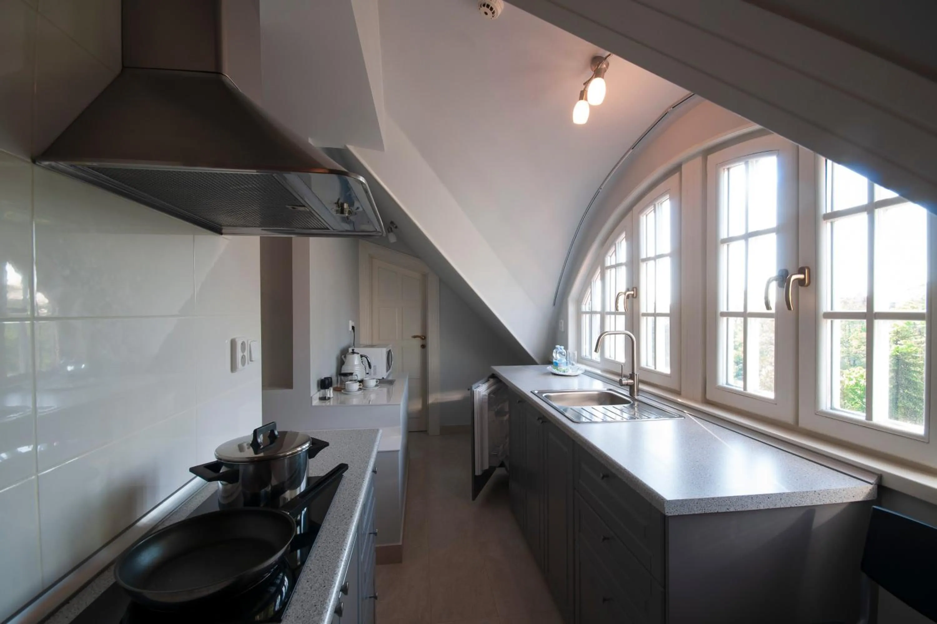 Kitchen or kitchenette in Art Deco Hotel Hoffmann