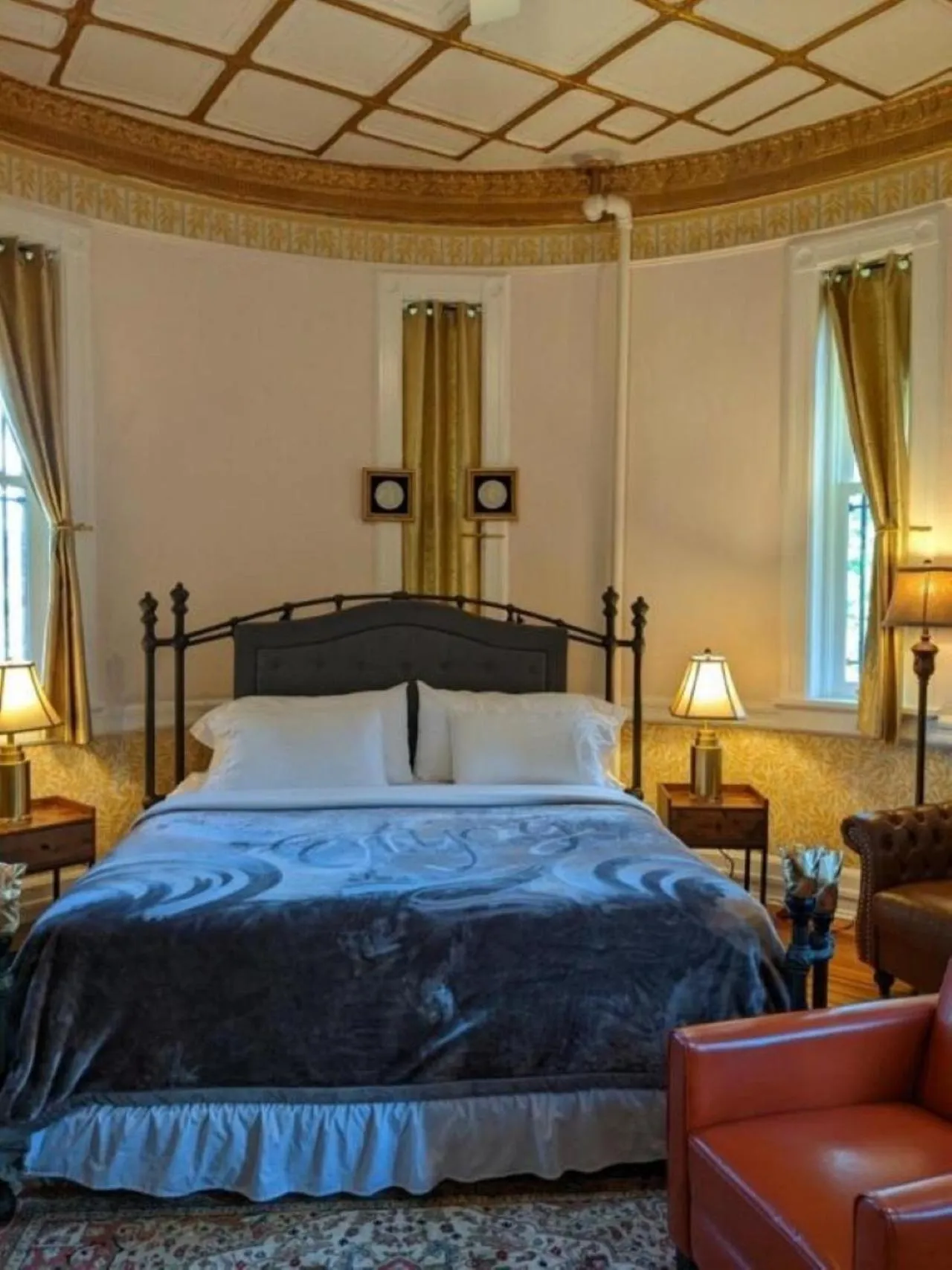 Bedroom, Bed in Amsterdam Castle NY