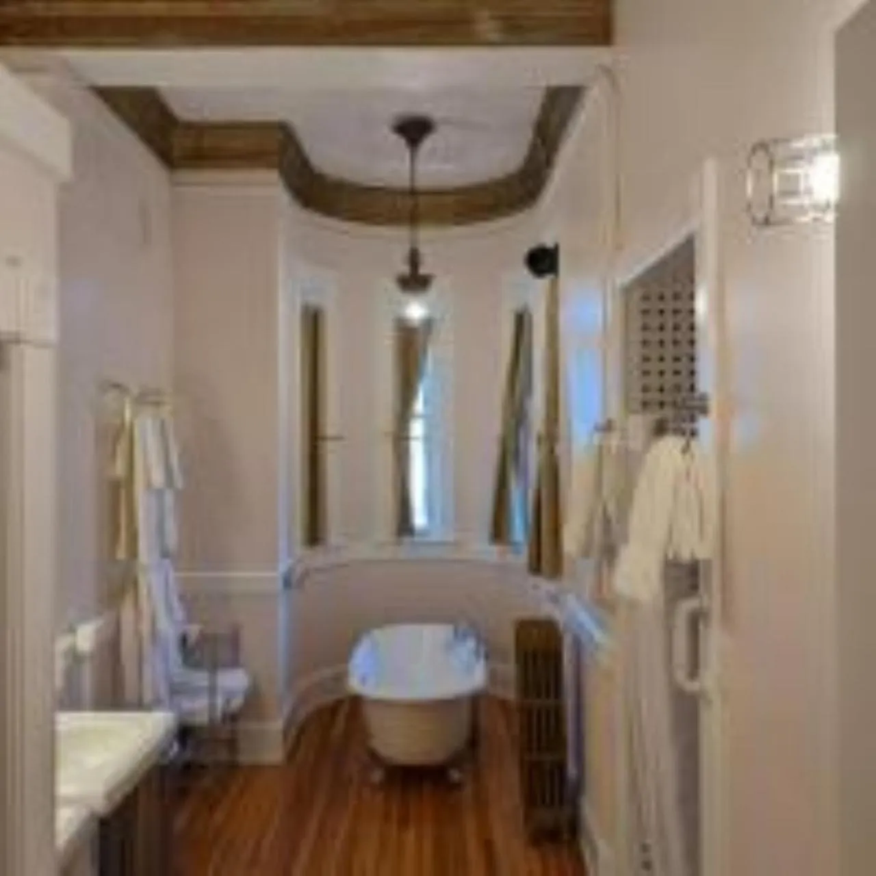 Bathroom in Amsterdam Castle NY