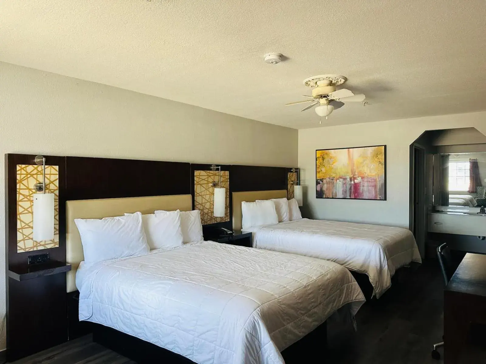 Bed in Executive Inn & Suites West Columbia Bed in Executive Inn & Suites West Columbia