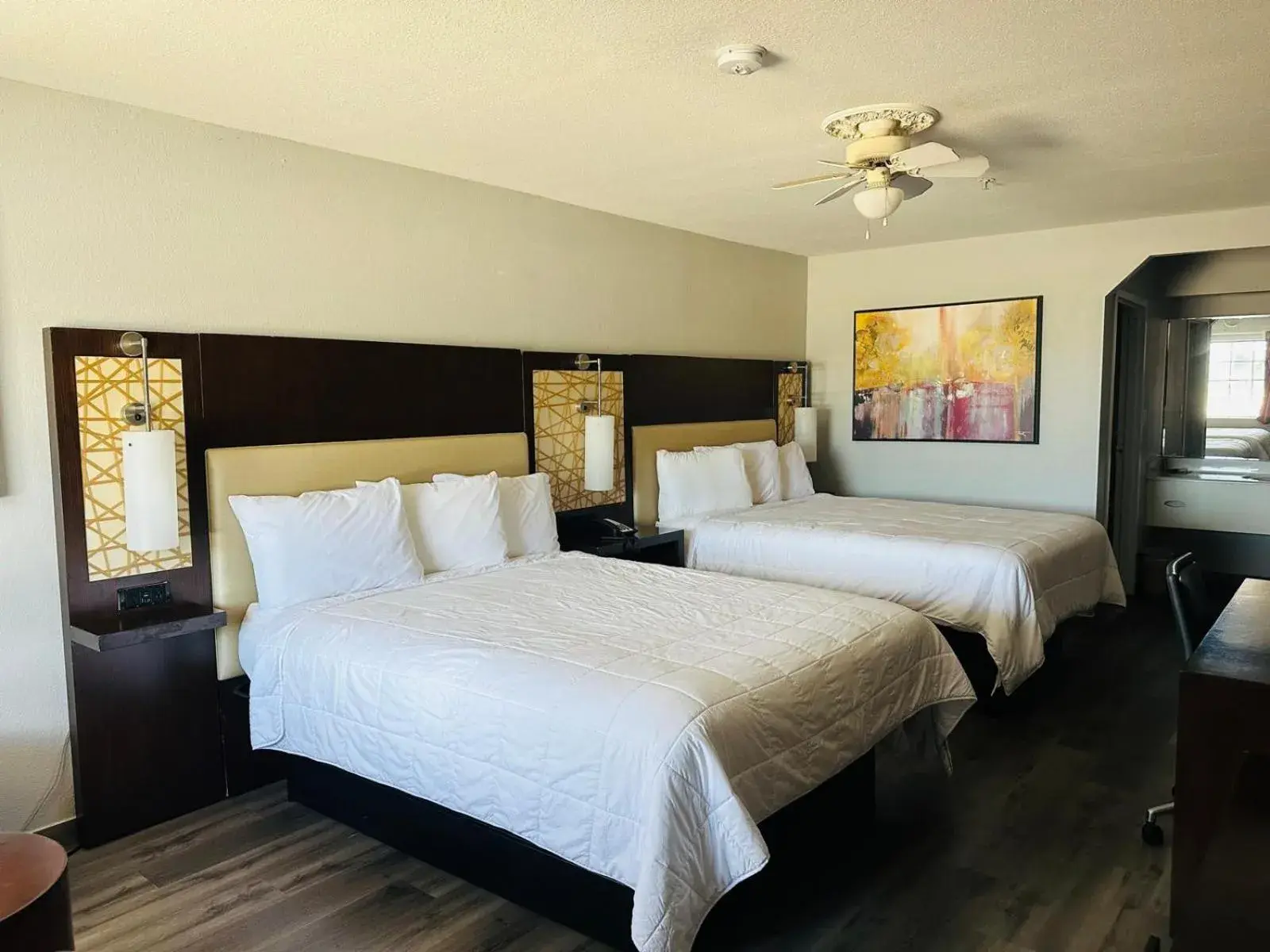 Bed in Executive Inn & Suites West Columbia Bed in Executive Inn & Suites West Columbia