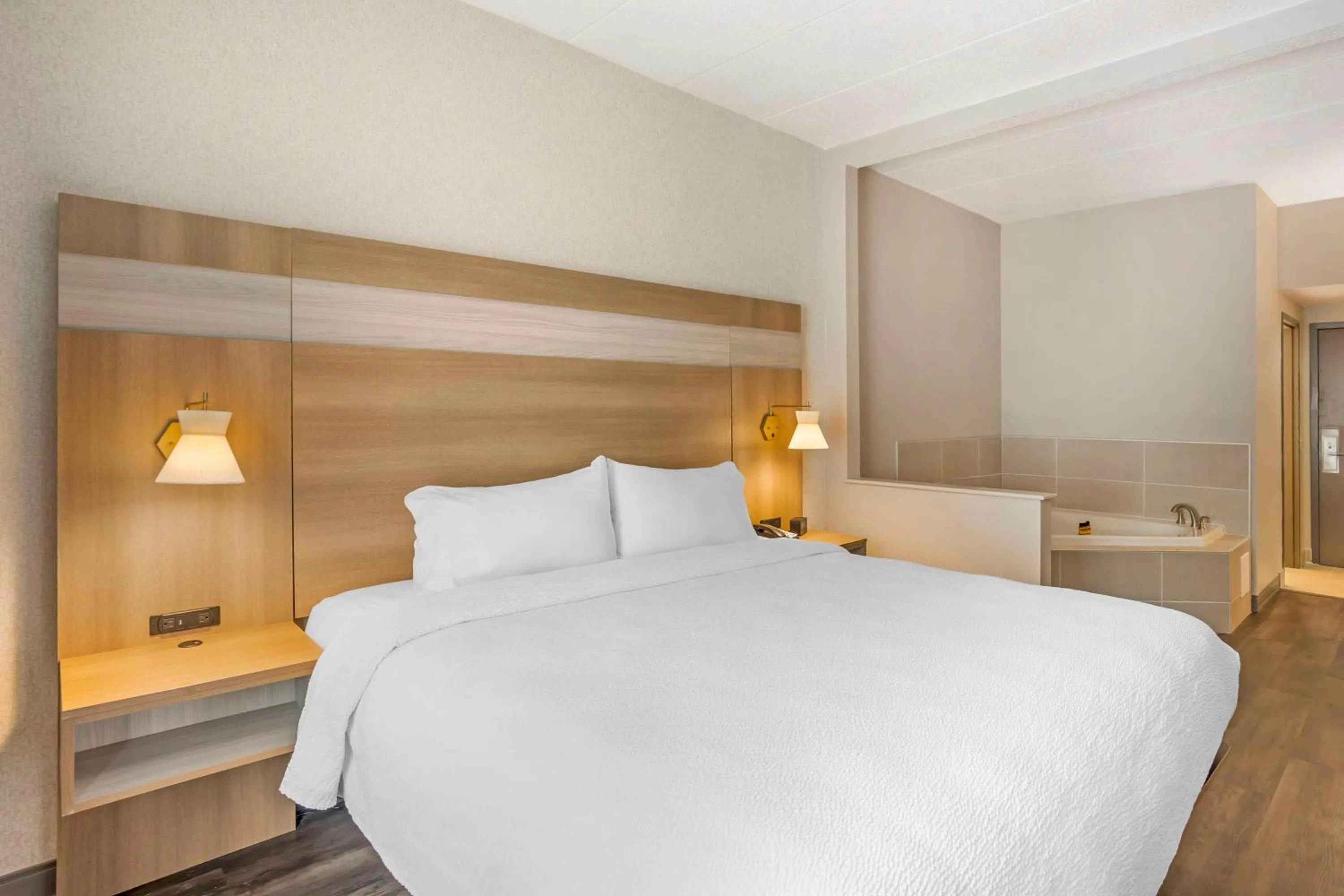 Bedroom, Bed in Holiday Inn Express York, an IHG Hotel